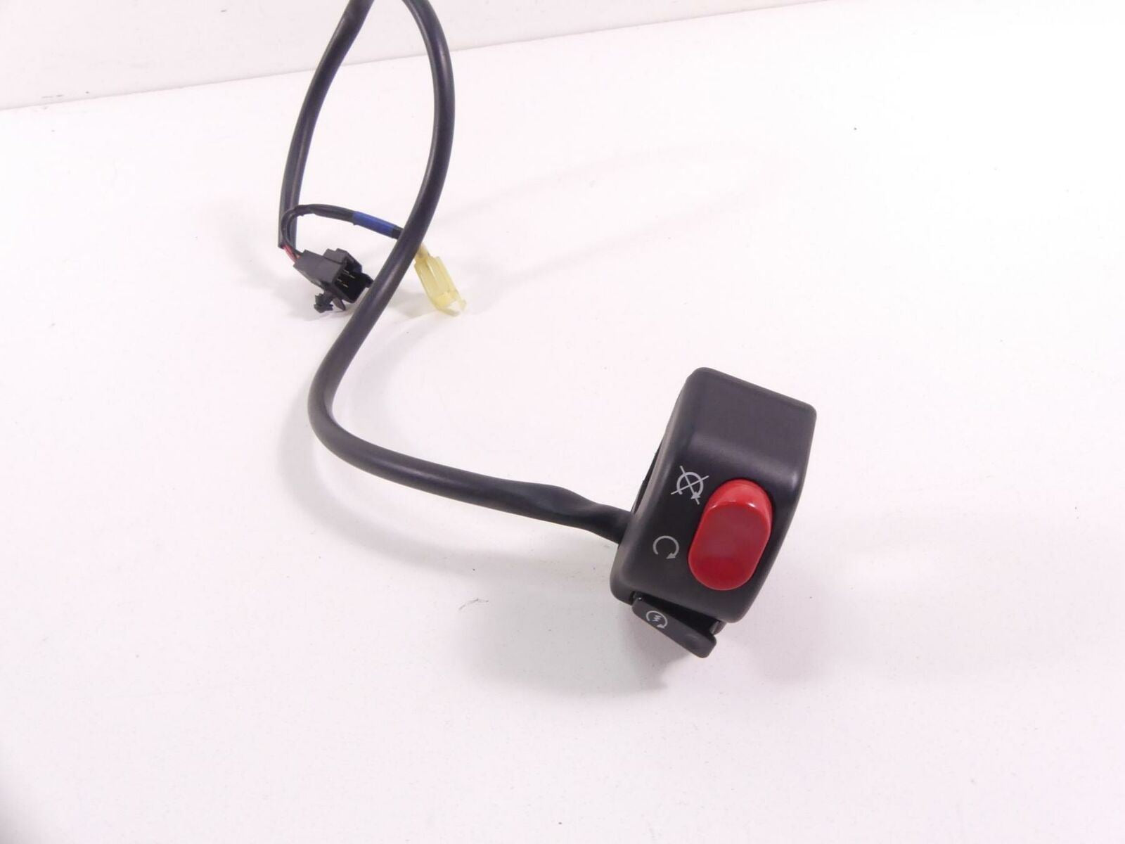 2017 Triumph Daytona 675R Right HAnd Control Switch Start Stop T2049202 {{ shop.shopifyCountryName }} - Mototech271