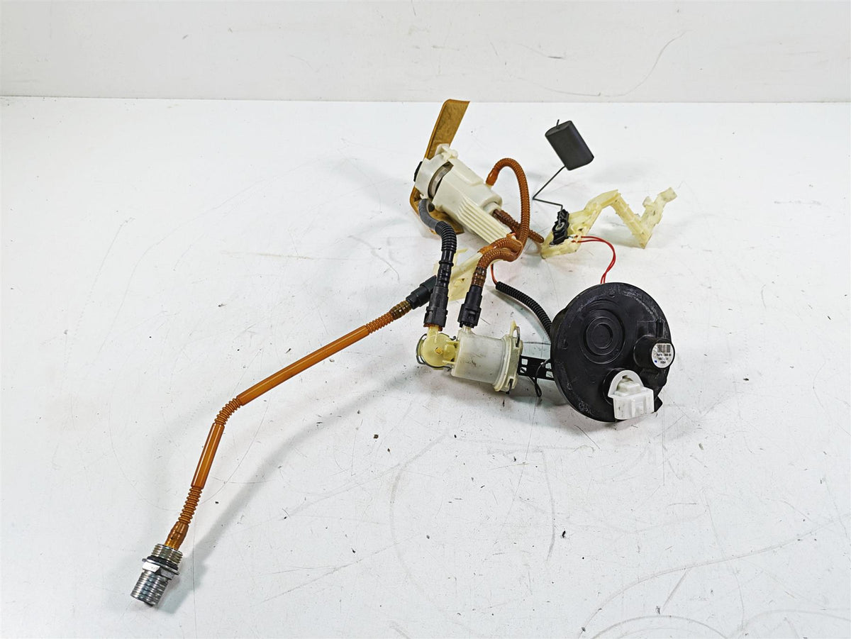 2011 Harley Touring FLHR Road King Fuel Gas Petrol Pump 62908-08 & 75076-08A {{ shop.shopifyCountryName }} - Mototech271