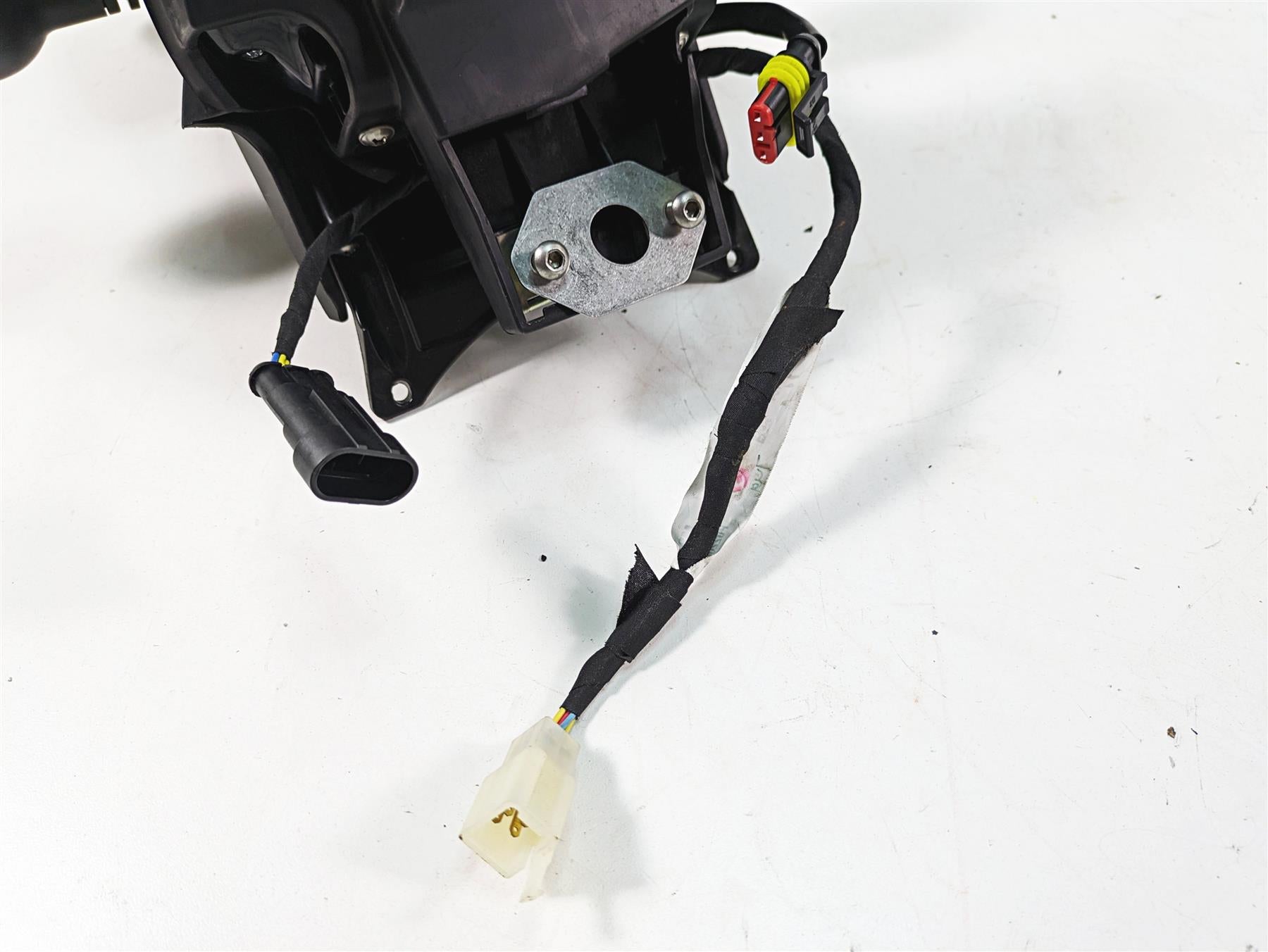2020 Moto Guzzi V85 TT Adventure Rear License Plate Holder Mount - Read 2B005451 {{ shop.shopifyCountryName }} - Mototech271