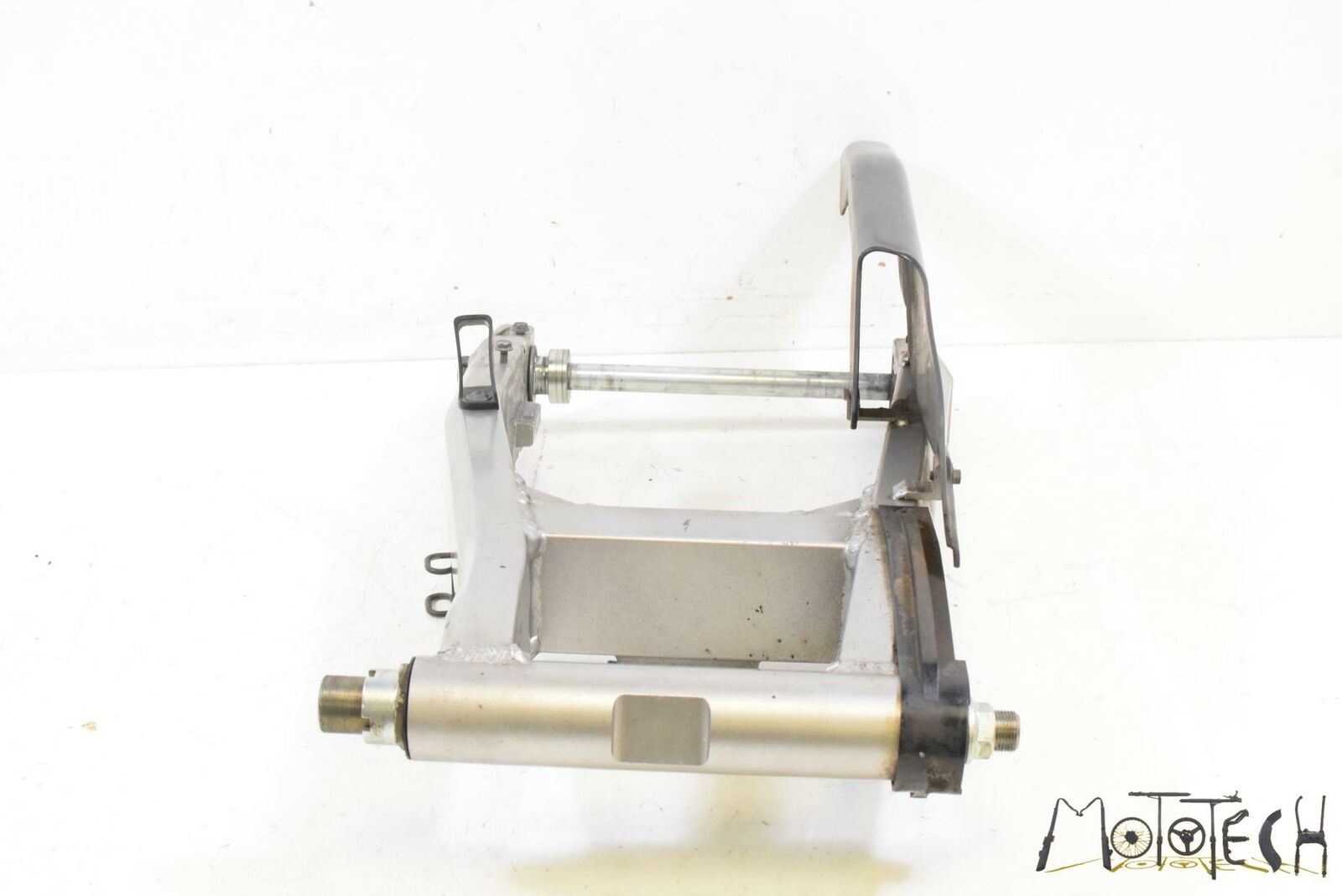 2005 Kawasaki ZZR1200 ZX1200 Rear Swingarm Swing Arm Straight 33001-1624-458 {{ shop.shopifyCountryName }} - Mototech271