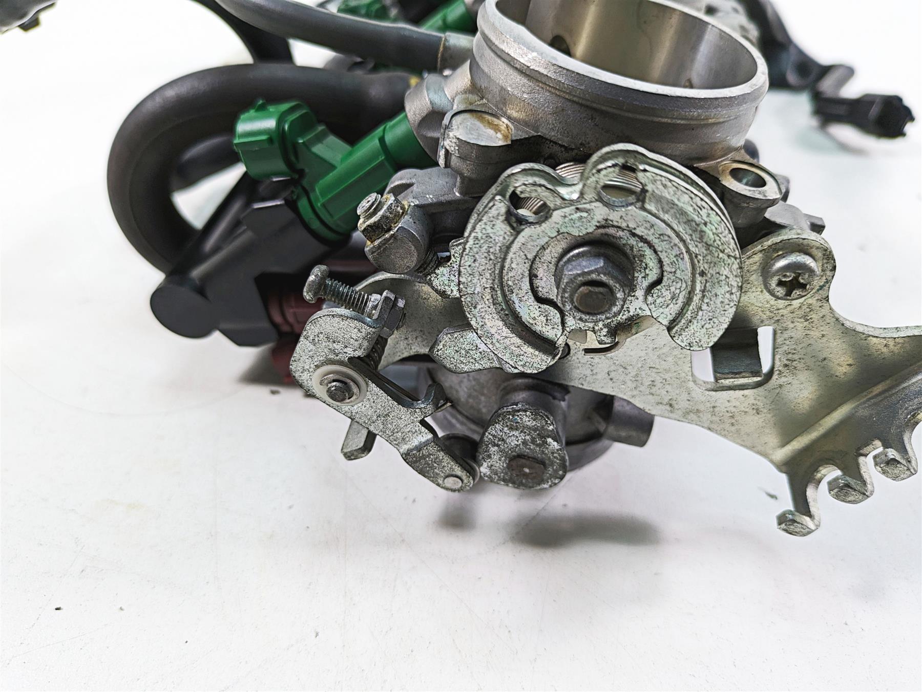 2009 Suzuki GSXR750 K9 Mikuni Throttle Body Bodies 13406-38H00 13406-38H01 {{ shop.shopifyCountryName }} - Mototech271