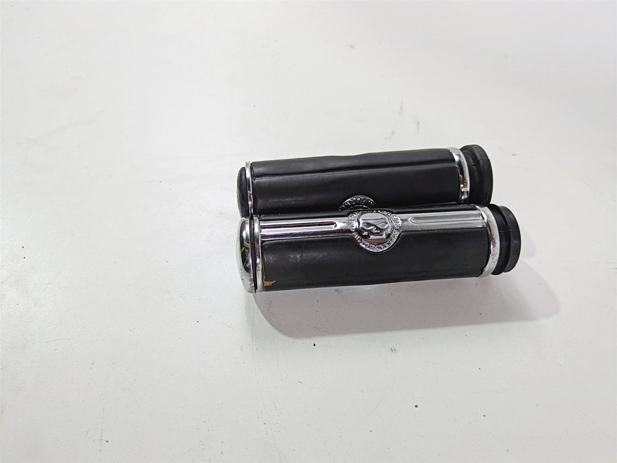 2016 Harley Touring FLHR Road King Willie G Skull Hand Grips - Read 56741-04 {{ shop.shopifyCountryName }} - Mototech271