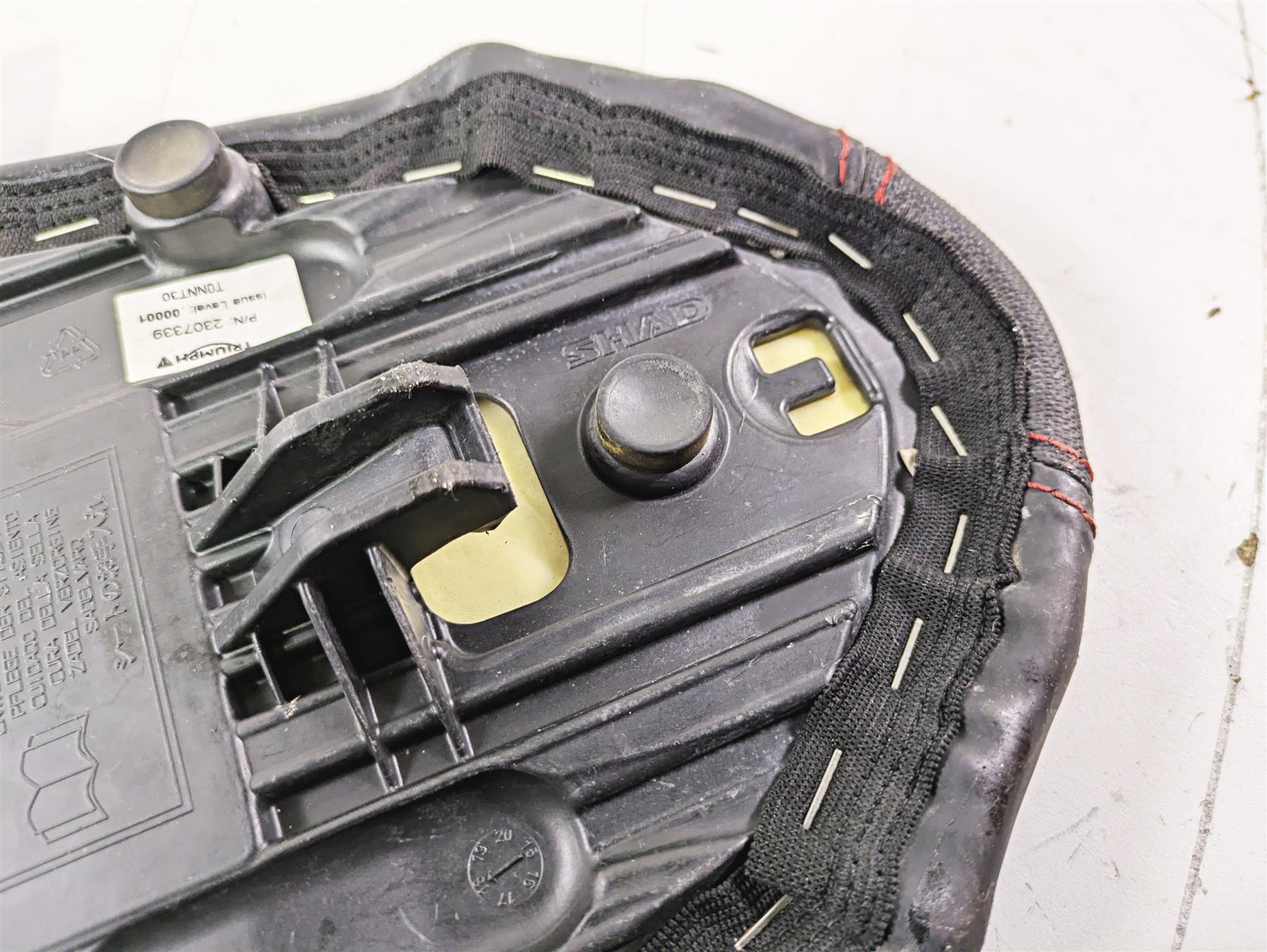 2019 Triumph Speed Triple RS 1050 Rear Passenger Seat Saddle T2307339 {{ shop.shopifyCountryName }} - Mototech271