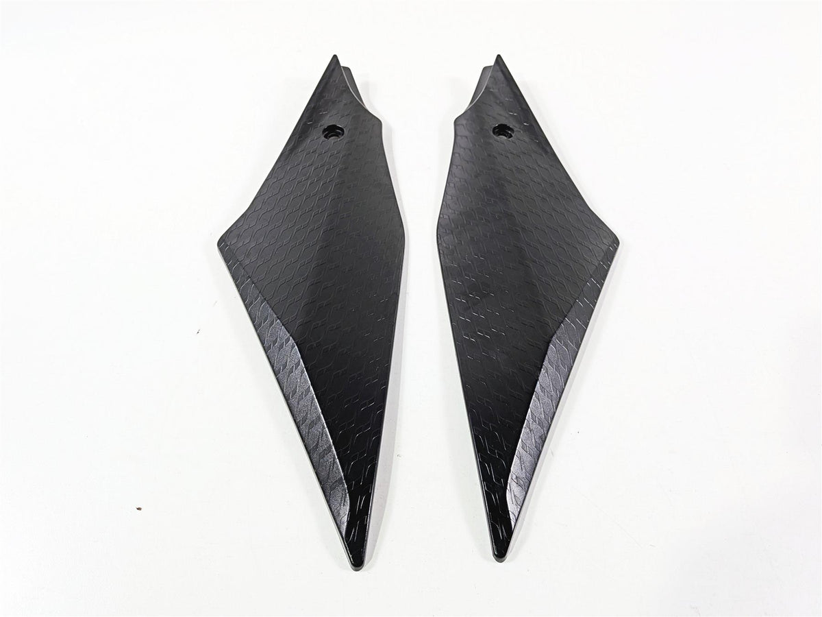 2016 Yamaha YZF R1 RN32 Left Right Gas Tank Cover Fairing 2CR-24129-00 {{ shop.shopifyCountryName }} - Mototech271
