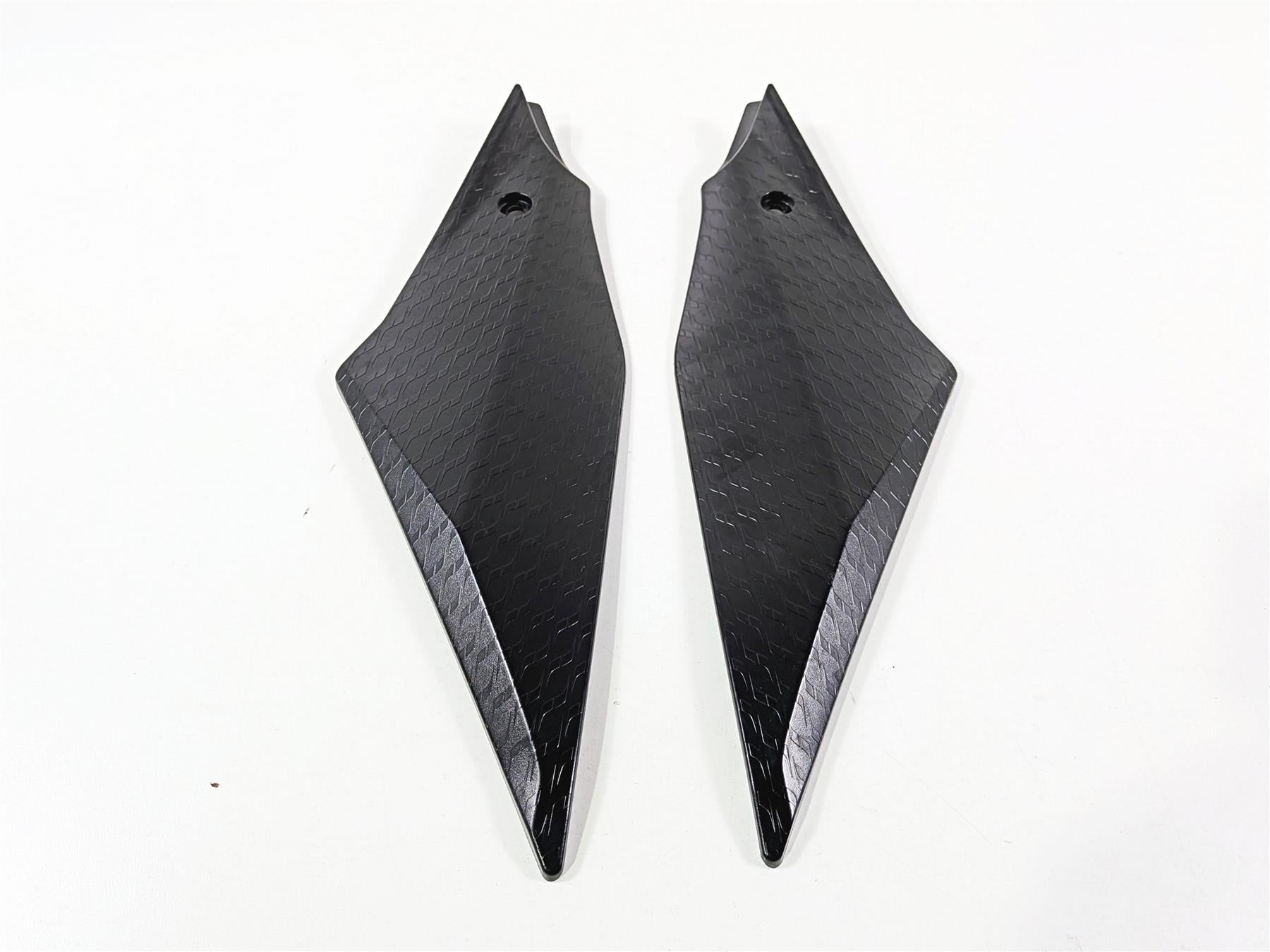 2016 Yamaha YZF R1 RN32 Left Right Gas Tank Cover Fairing 2CR-24129-00 {{ shop.shopifyCountryName }} - Mototech271