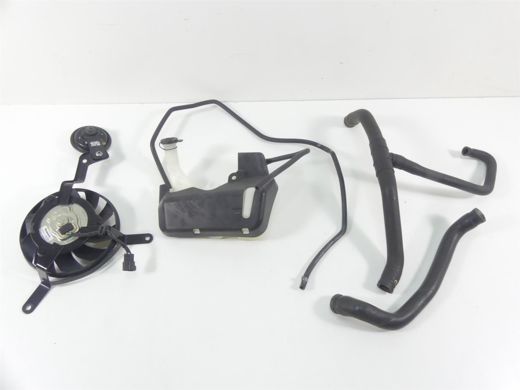 2013 Triumph Street Triple 675R Coolant Fan, Reservoir & Hoses T2100482 {{ shop.shopifyCountryName }} - Mototech271