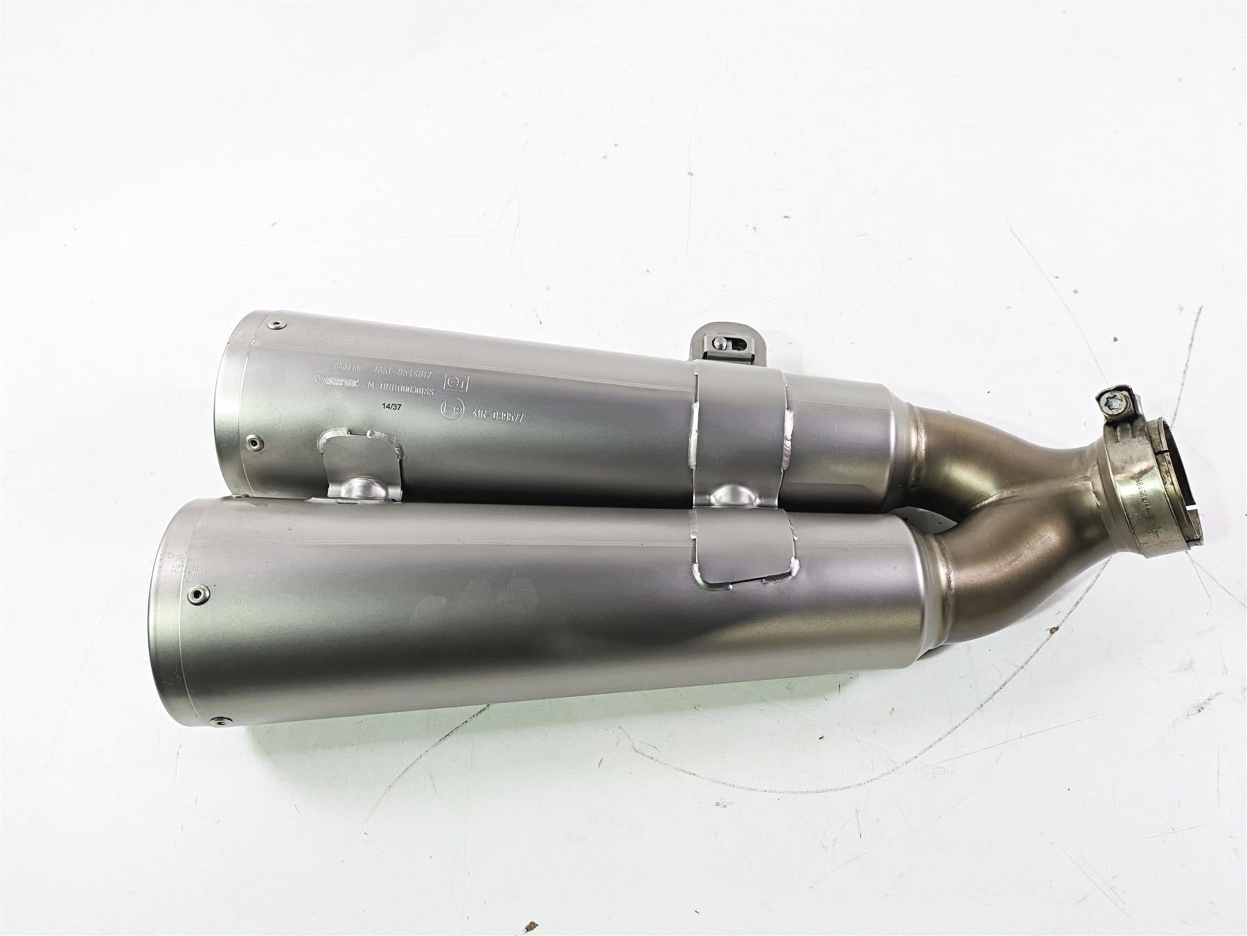 2015 BMW R nineT K21 Nice Akrapovic Oem Exhaust Pipe Muffler 18518544817 {{ shop.shopifyCountryName }} - Mototech271