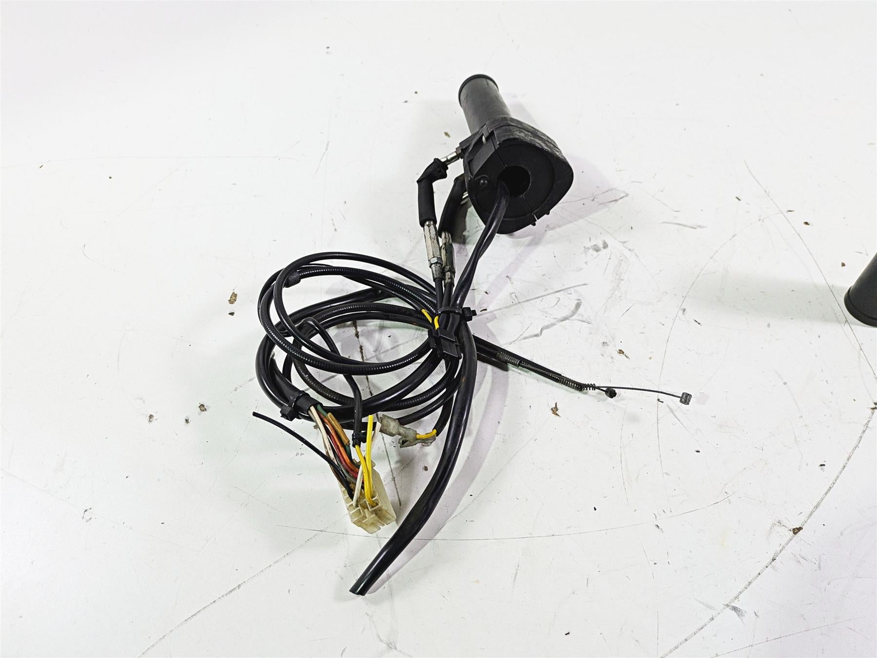 1992 Harley FLSTC Softail Heritage Right Hand Control Switch - Read 70219-87 {{ shop.shopifyCountryName }} - Mototech271