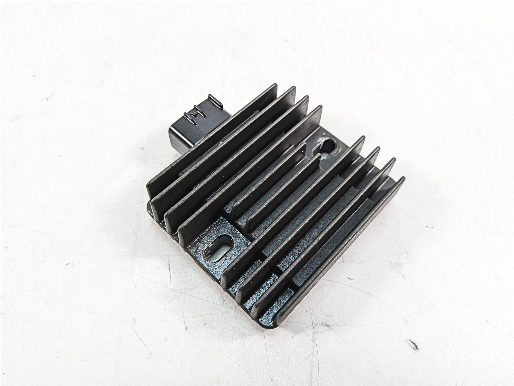 2022 Yamaha Waverunner EX Sp EX1050BX Rectifier Voltage Regulator 6D3-81960-01 {{ shop.shopifyCountryName }} - Mototech271