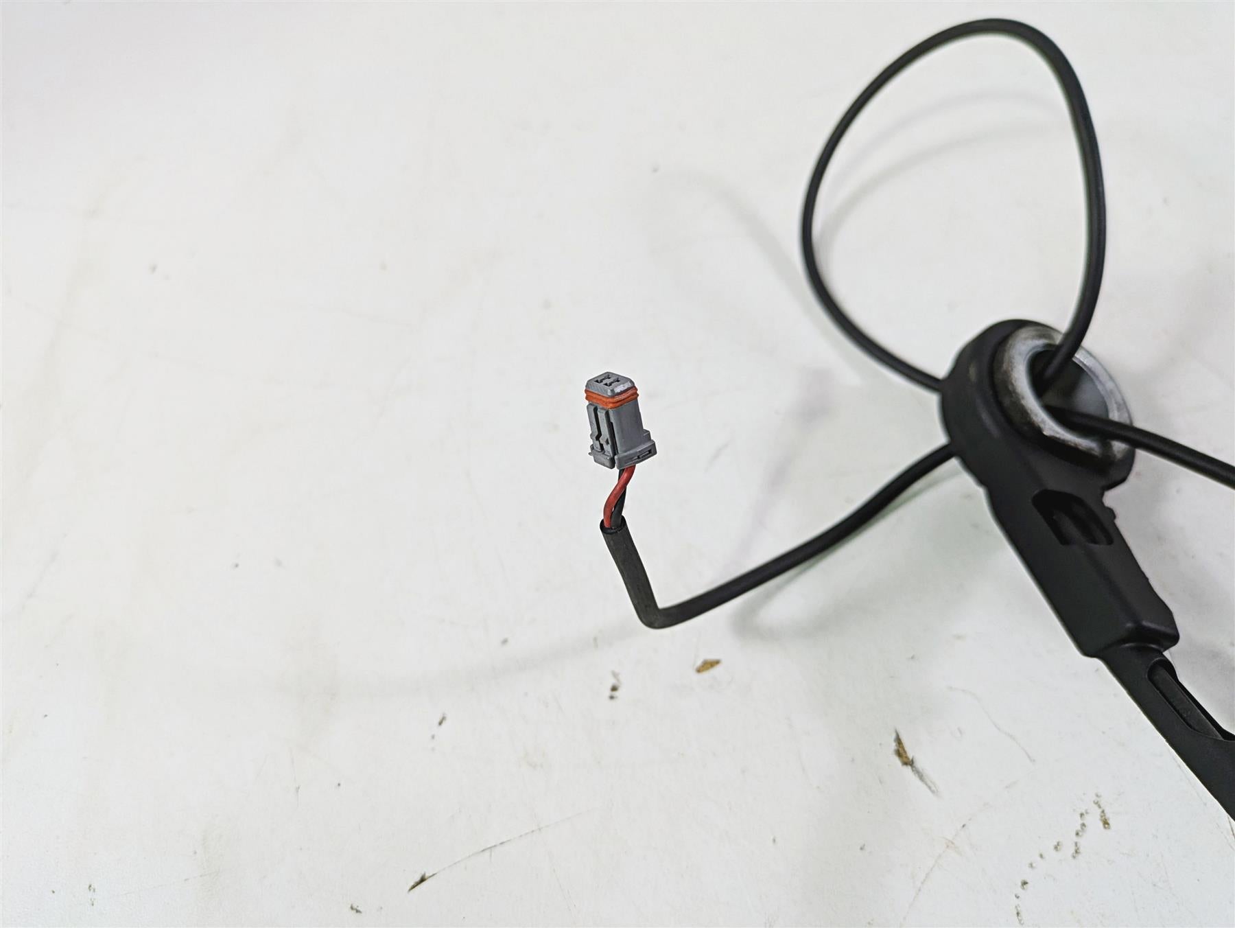 2018 Harley Softail FXFBS Fat Bob Abs Brake Wheel Speed Sensor Set 41100076 {{ shop.shopifyCountryName }} - Mototech271