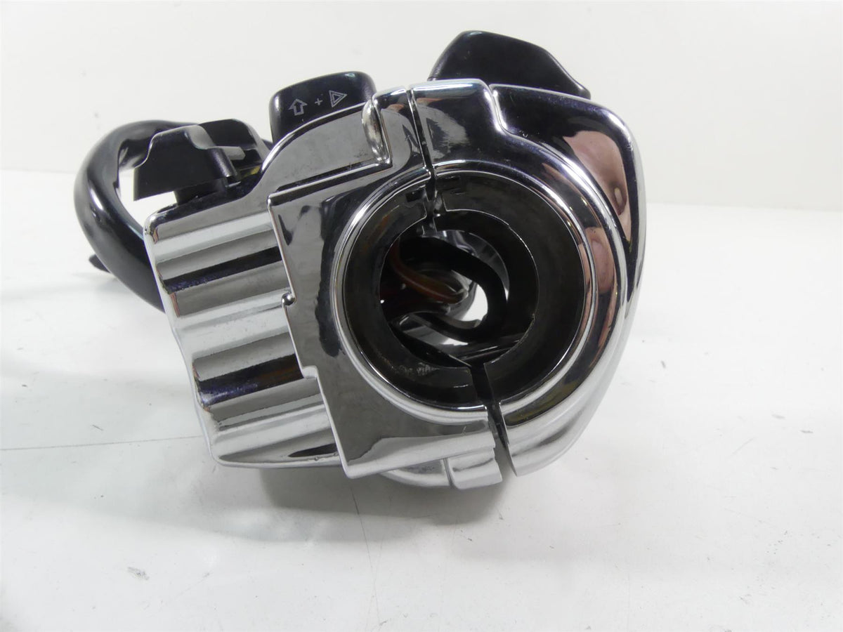 2007 Harley Touring FLHTCU SE CVO Electra Glide Right Control Switch 71684-06A {{ shop.shopifyCountryName }} - Mototech271
