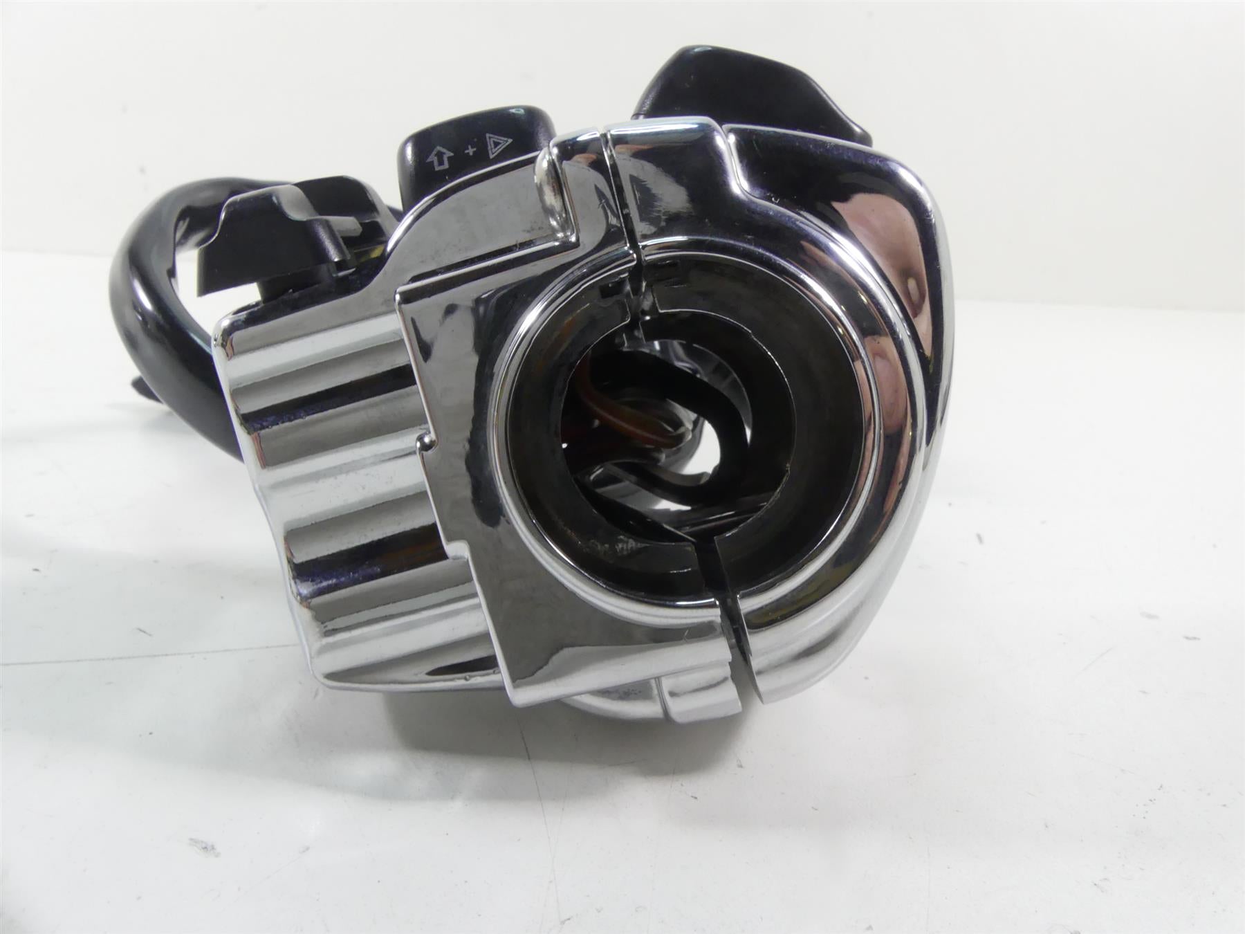 2007 Harley Touring FLHTCU SE CVO Electra Glide Right Control Switch 71684-06A {{ shop.shopifyCountryName }} - Mototech271
