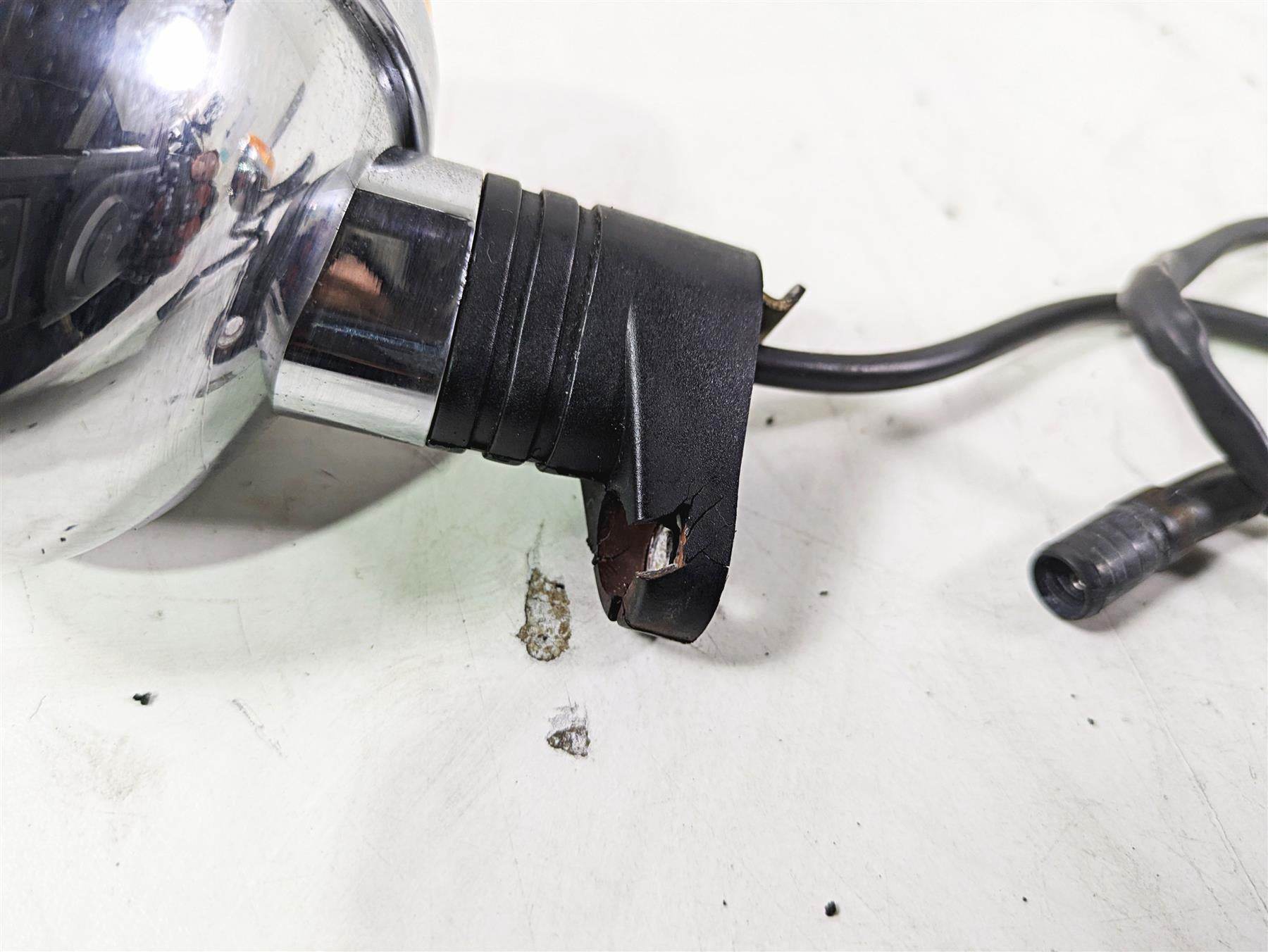 1998 Moto Guzzi California 1100 EV Front Turn Signal Set - Read GU03750631 {{ shop.shopifyCountryName }} - Mototech271