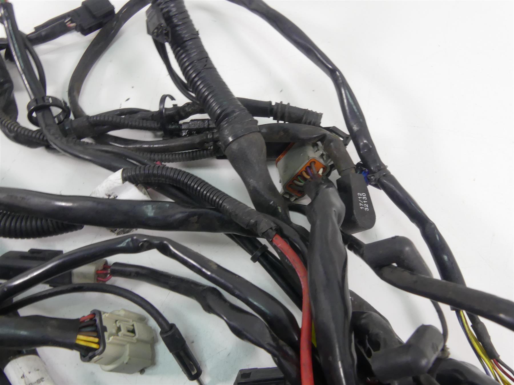 2013 Harley Touring FLHTK Electra Glide Main Wiring Harness Abs - Read 69200304 {{ shop.shopifyCountryName }} - Mototech271