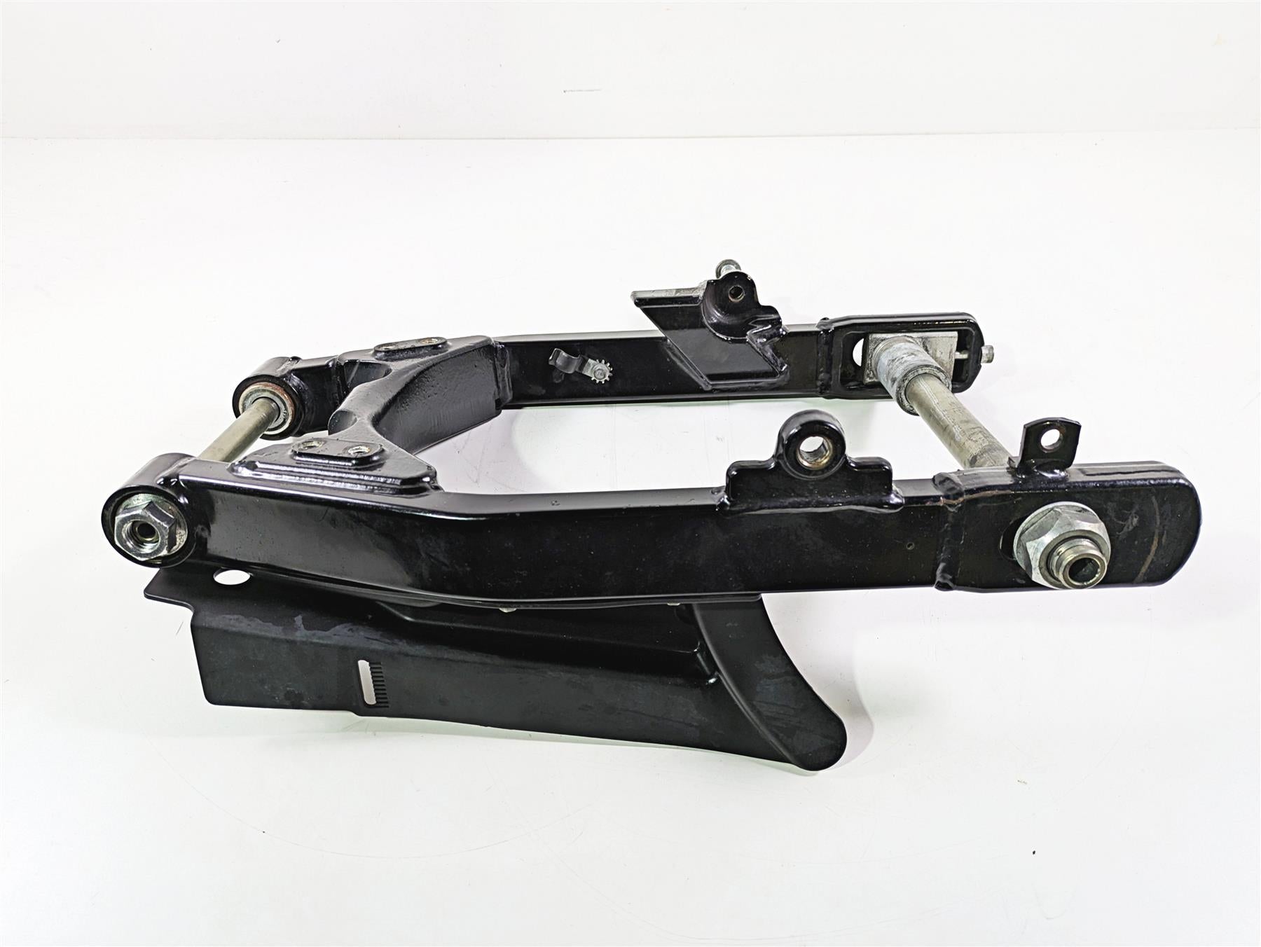 2016 Harley FXDL Dyna Low Rider Rear Swingarm & Belt Guards 47820-10 {{ shop.shopifyCountryName }} - Mototech271