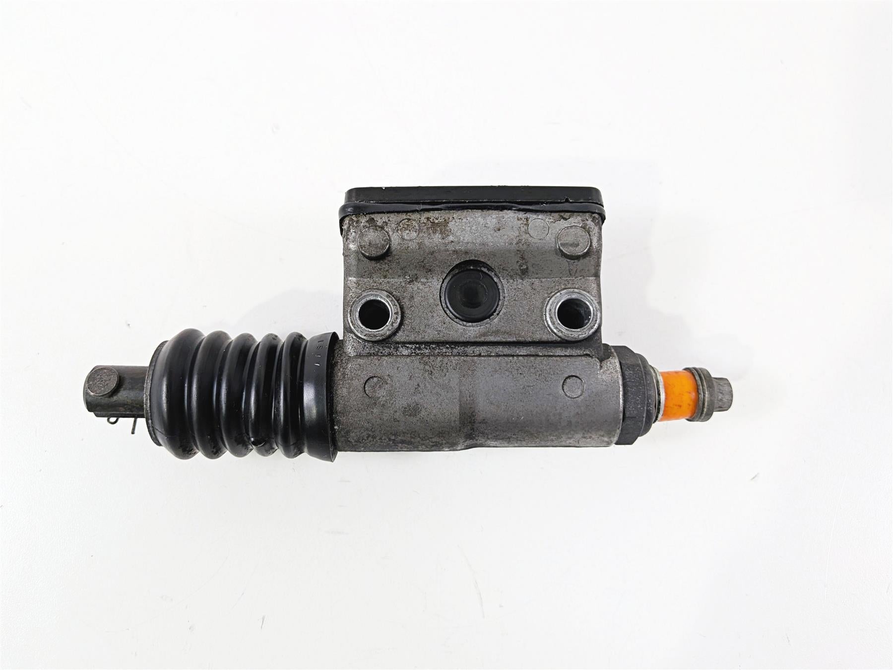 1996 Harley FLSTC Softail Heritage Rear Brake Master Cylinder 42468-87E {{ shop.shopifyCountryName }} - Mototech271