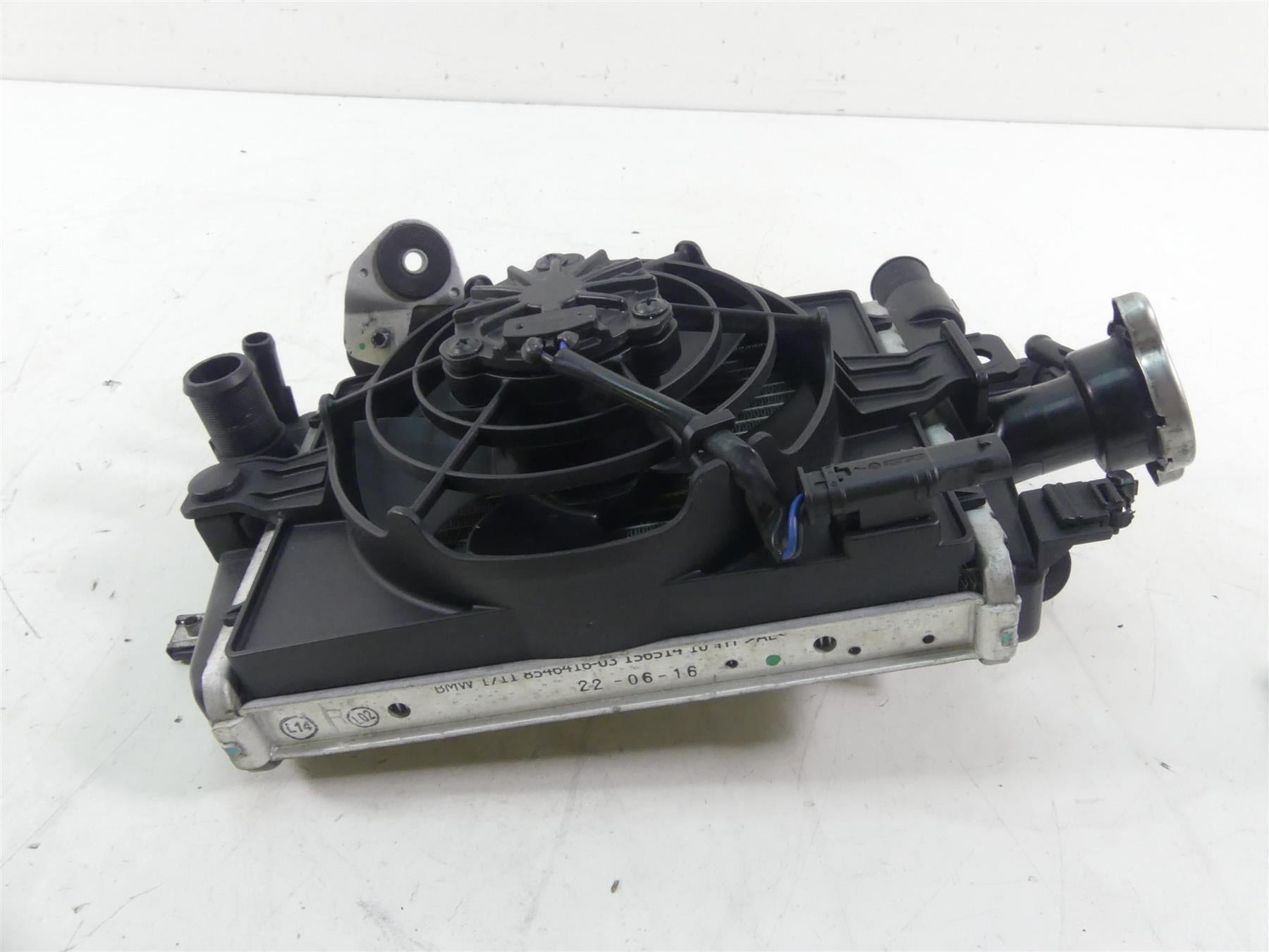 2017 BMW R1200GS GSW K50 Right Radiator Reservoir Fan & Cover Set 17118546416 {{ shop.shopifyCountryName }} - Mototech271