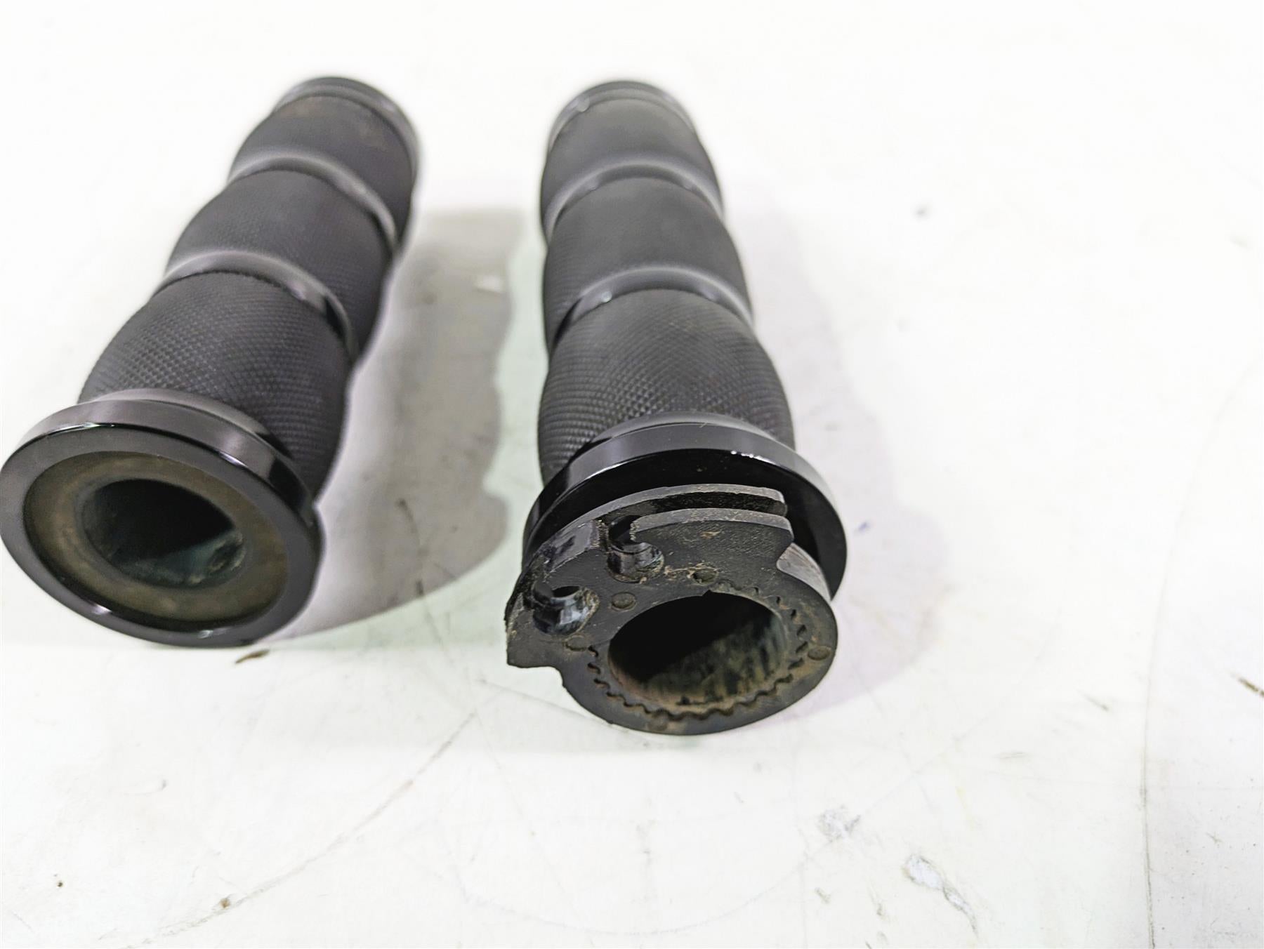 2016 Suzuki GSXR1000 Avon Air Cushion Anodized Grip Set AIR-90 {{ shop.shopifyCountryName }} - Mototech271
