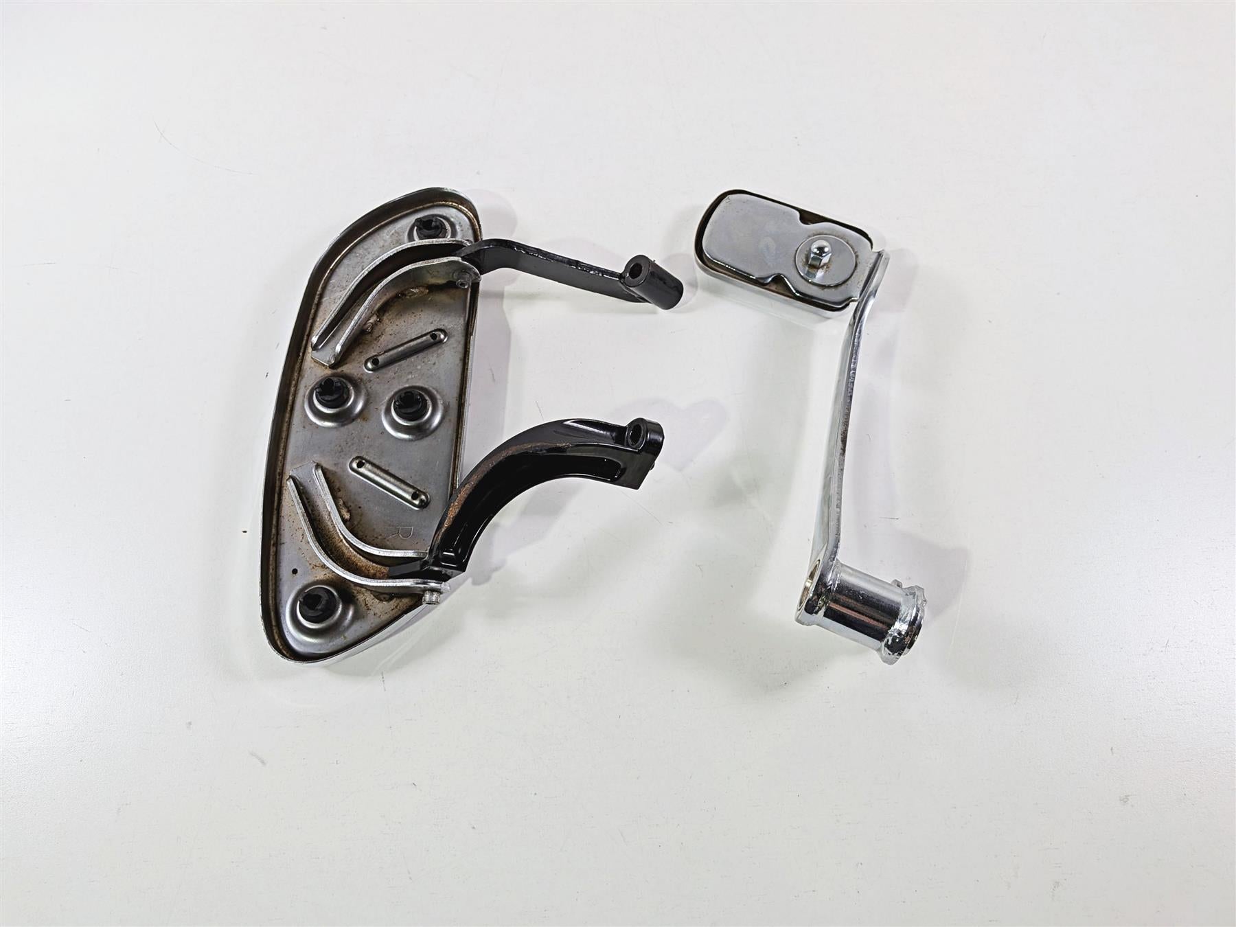 2016 Harley Touring FLHX Street Glide Right Floor Board & Brake Pedal 50674-05 {{ shop.shopifyCountryName }} - Mototech271