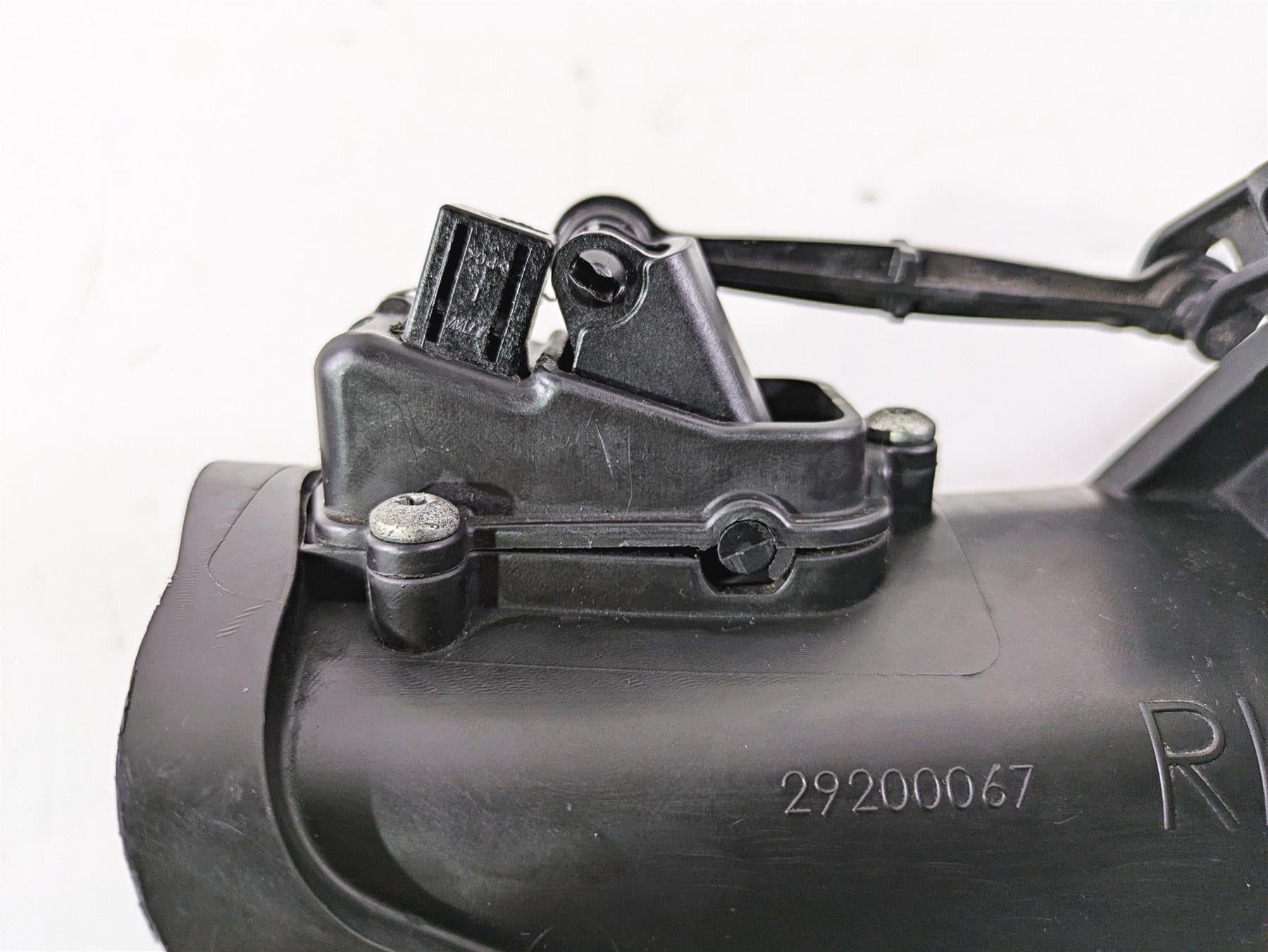 2016 Harley Touring FLTRX Road Glide Right Air Duct Vent Part READ 29200067 {{ shop.shopifyCountryName }} - Mototech271