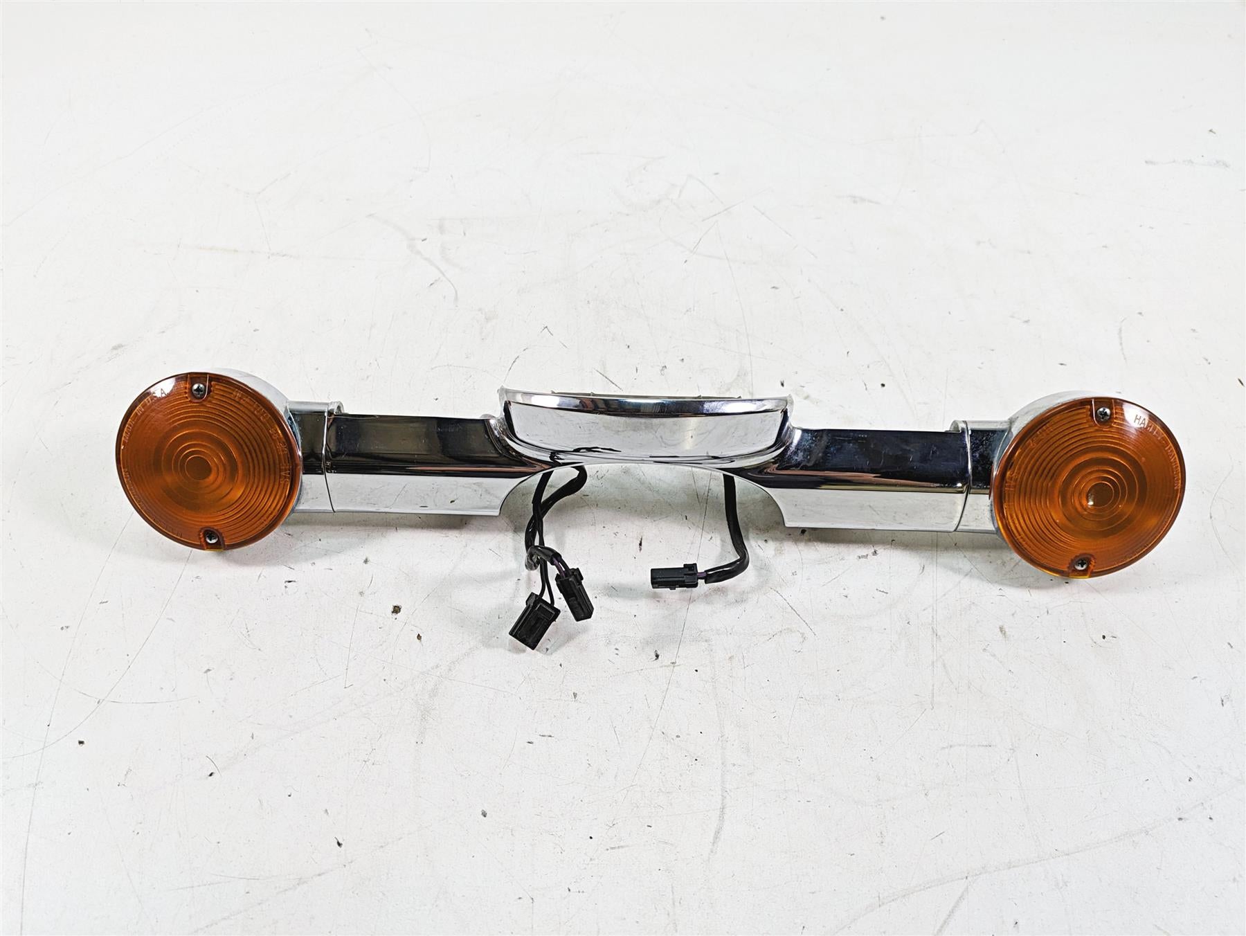 2011 Harley Touring FLHR Road King Rear Blinker Turn Signal Bar 68510-74C
