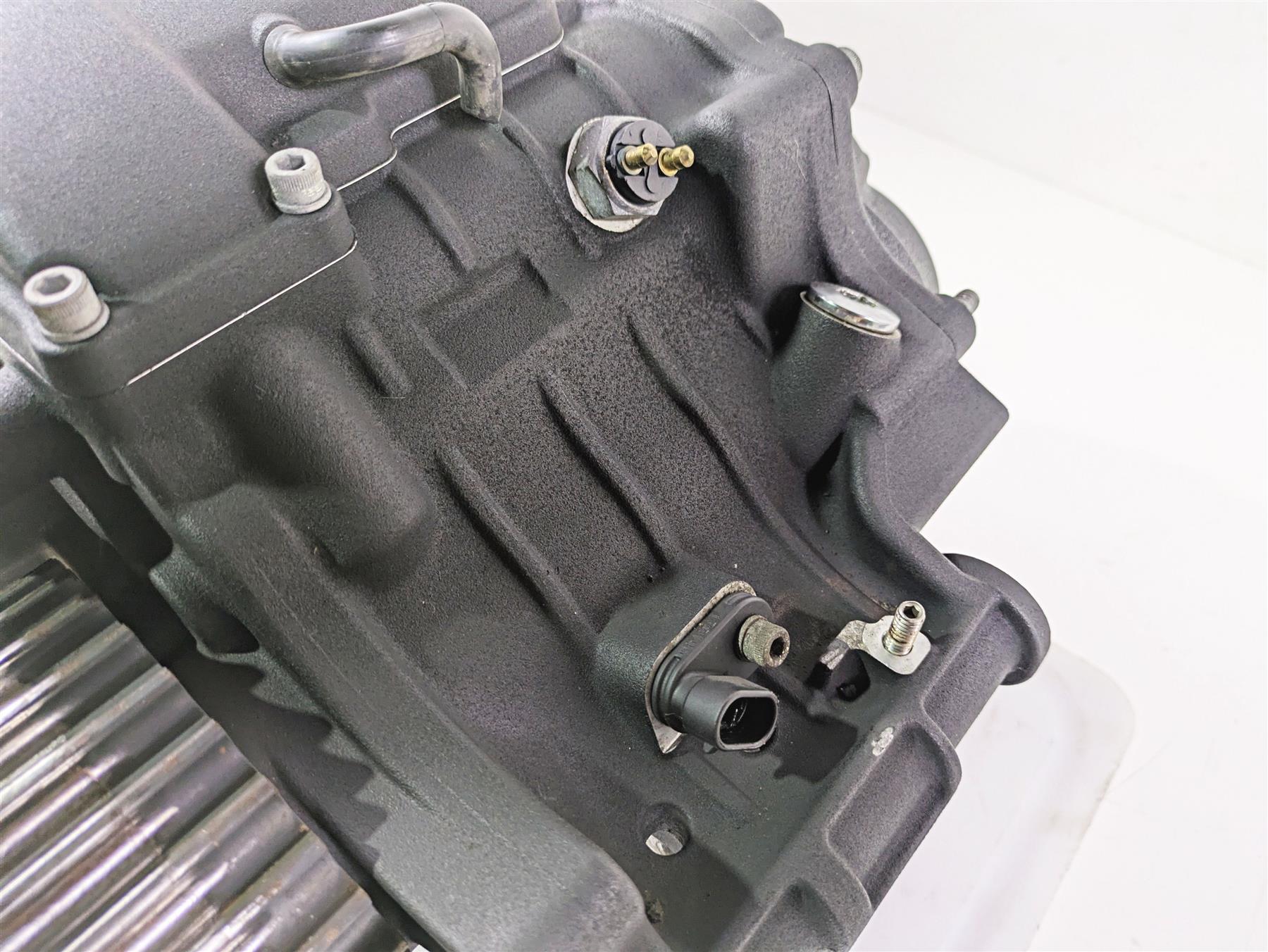 2015 Harley FXDF Dyna Fat Bob Transmission Gear Box 6 Speed - 14k 33083-10A {{ shop.shopifyCountryName }} - Mototech271