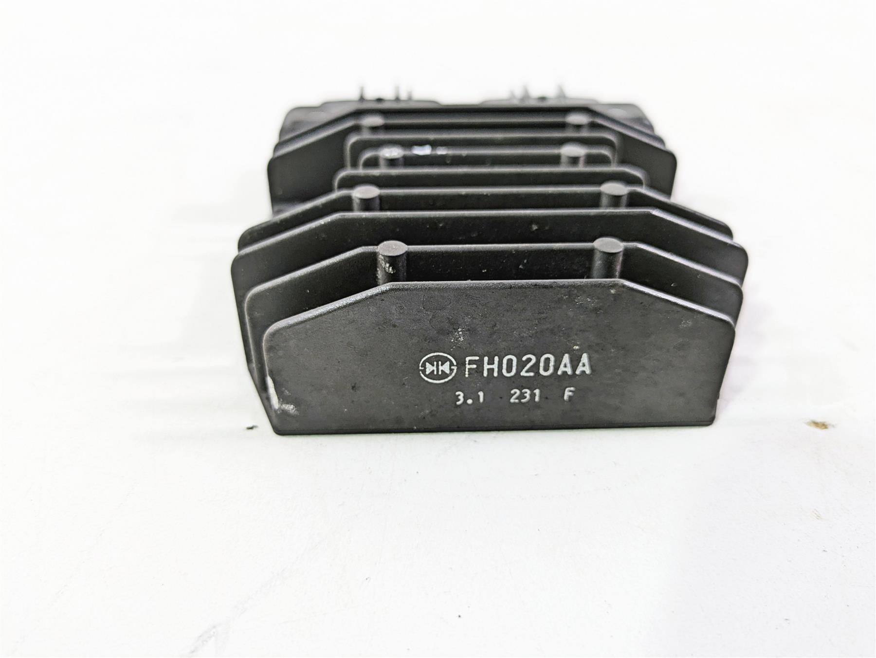 2013 Ducati Hyperstrada 821 Rectifier Voltage Regulator 54040301B FH020AA {{ shop.shopifyCountryName }} - Mototech271