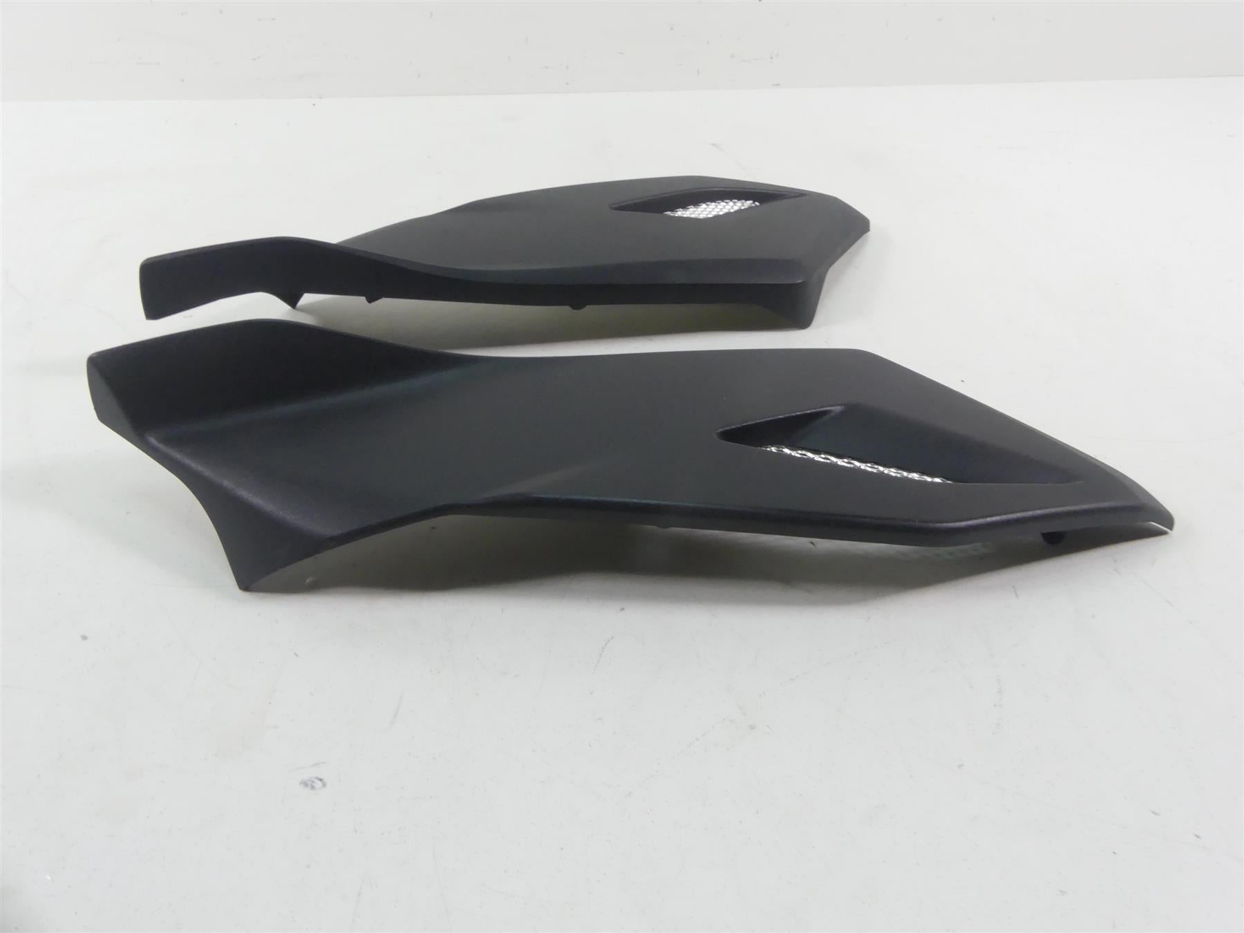 2012 Mv Agusta Brutale 1090 R Fuel Tank Side Cover Fairing 80F0B2952 80F0B2951 {{ shop.shopifyCountryName }} - Mototech271