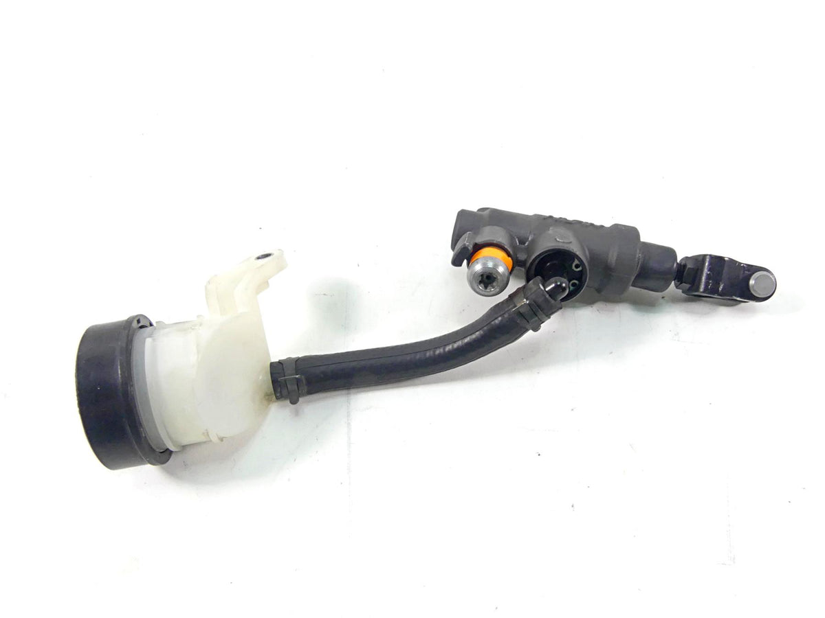 2014 BMW R1200GS K50 Nissin Rear Brake Master Cylinder + Reservoir 34318522398 {{ shop.shopifyCountryName }} - Mototech271
