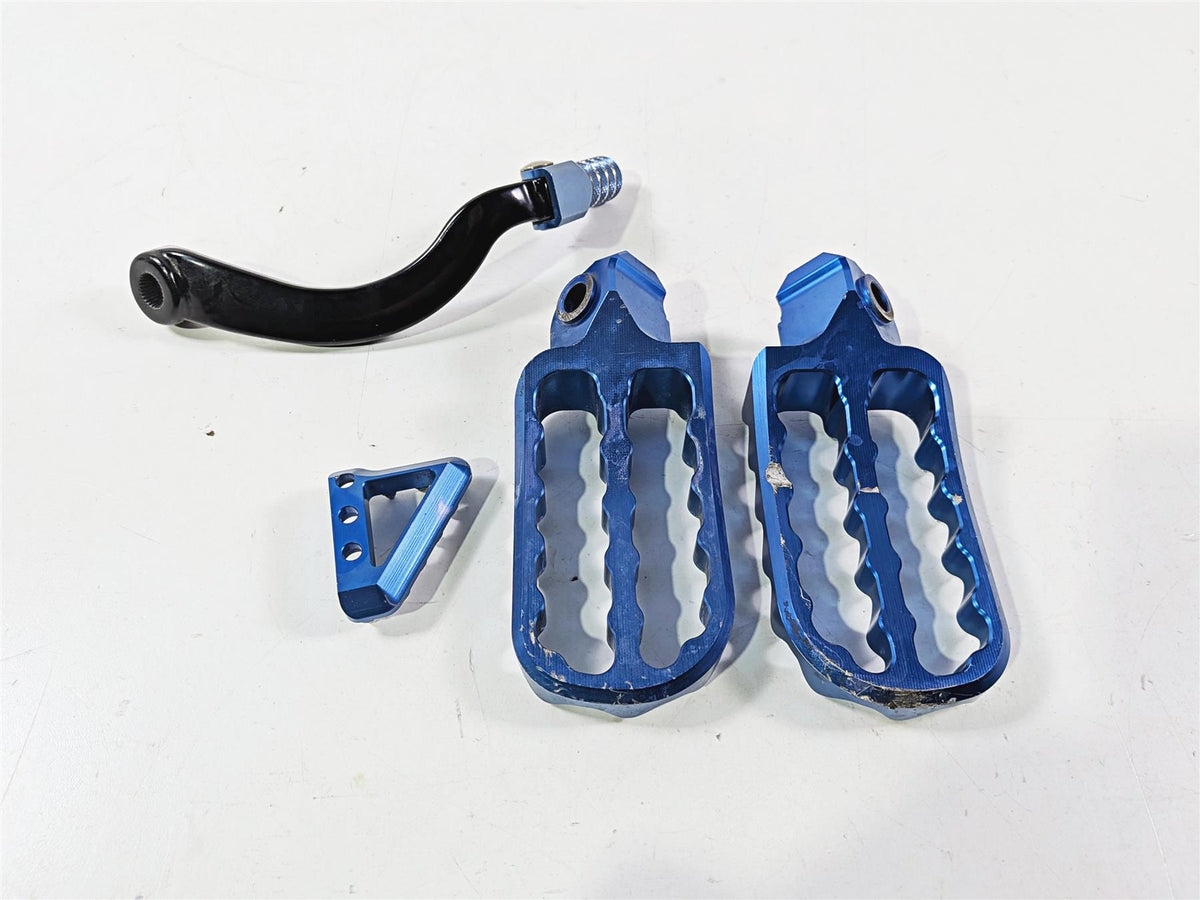 2018 Husqvarna 701 Supermoto Aftermarket Foot Peg & Shifter Lever Set 1030850170-Mototech271