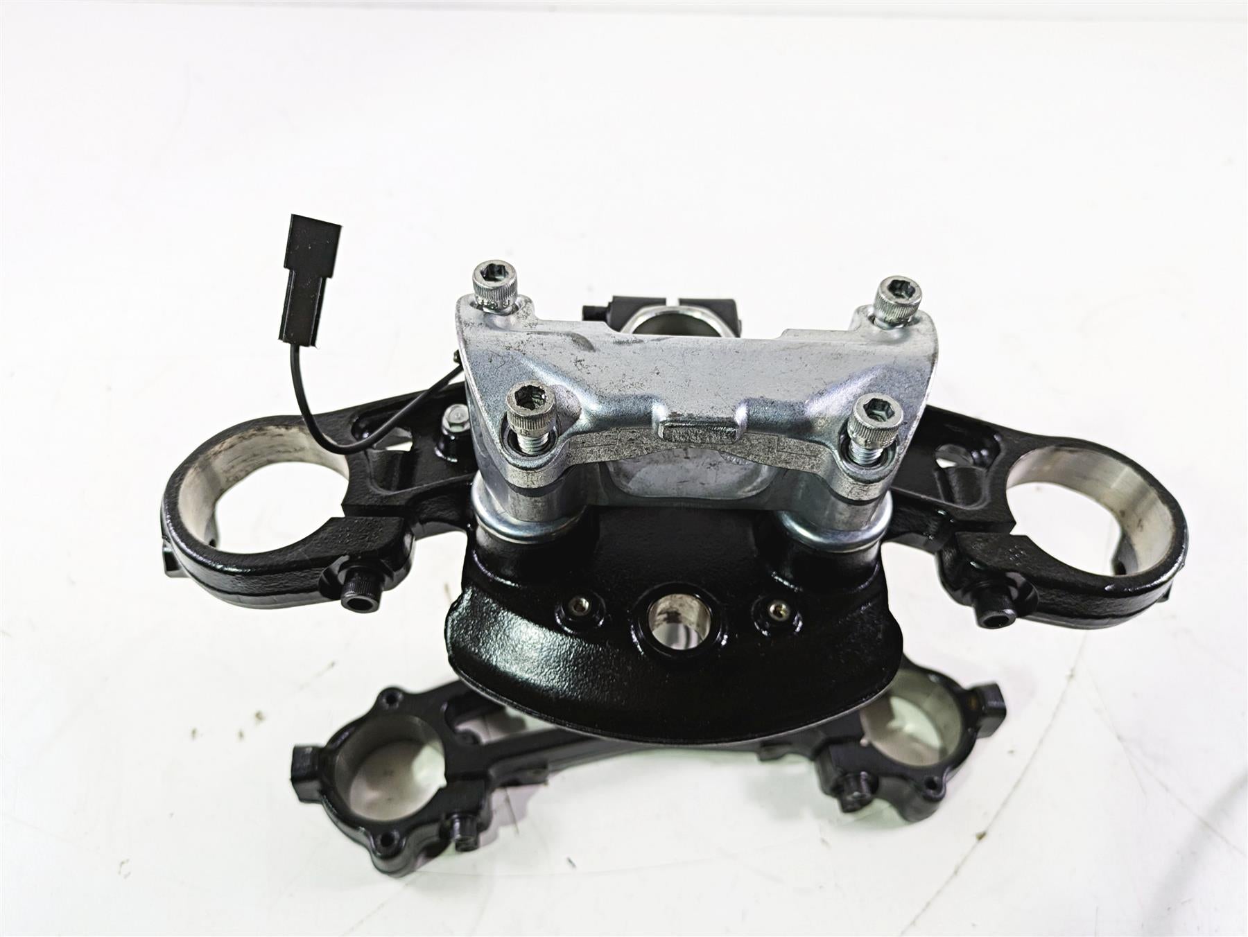 2016 Harley Touring FLTRX Road Glide Triple Tree Riser Lower Tubes Set 45900091A {{ shop.shopifyCountryName }} - Mototech271