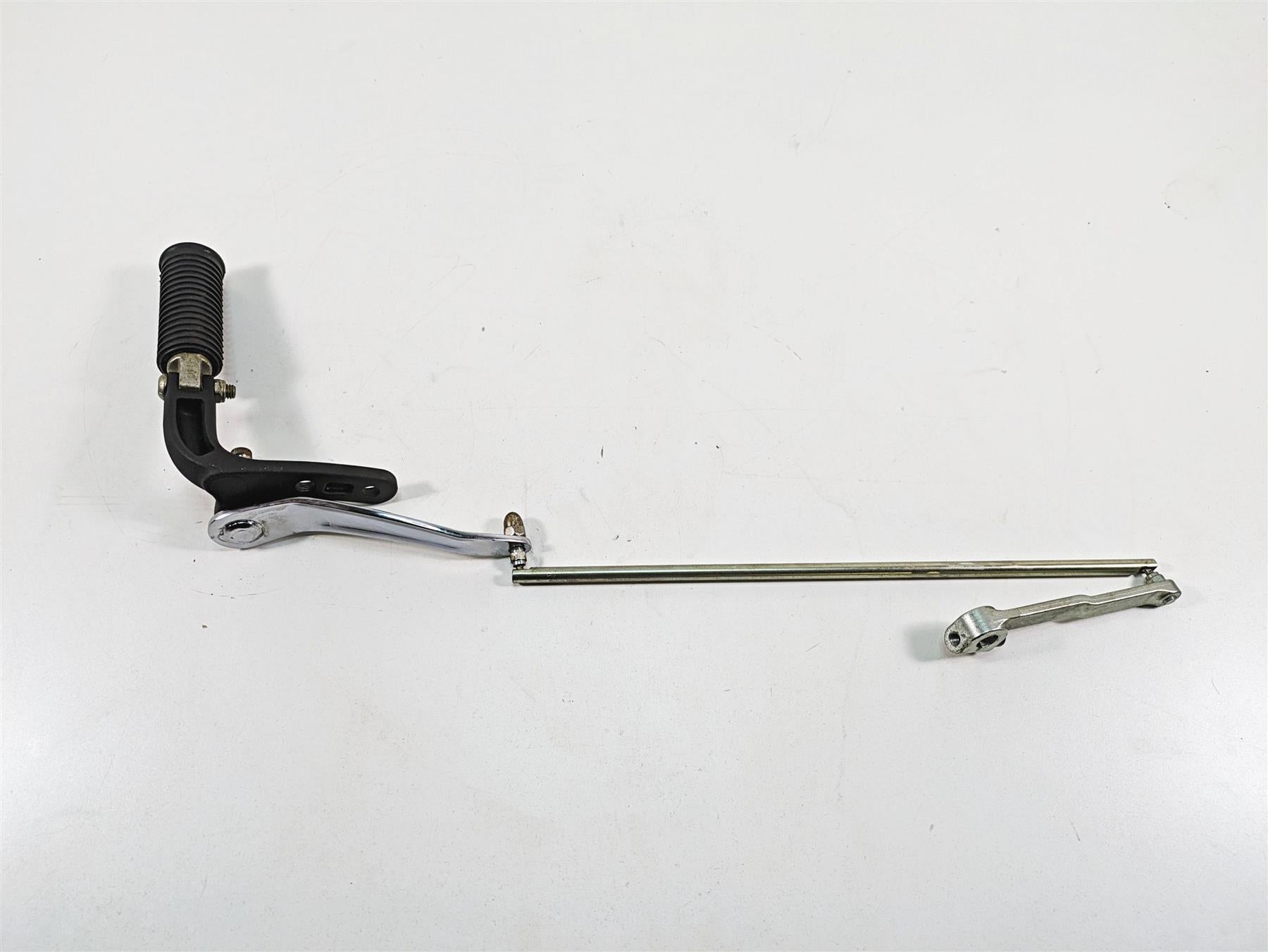 2009 Harley FXDF Dyna Fat Bob Left Front Foot Peg Shifter Links Set 33693-03 {{ shop.shopifyCountryName }} - Mototech271