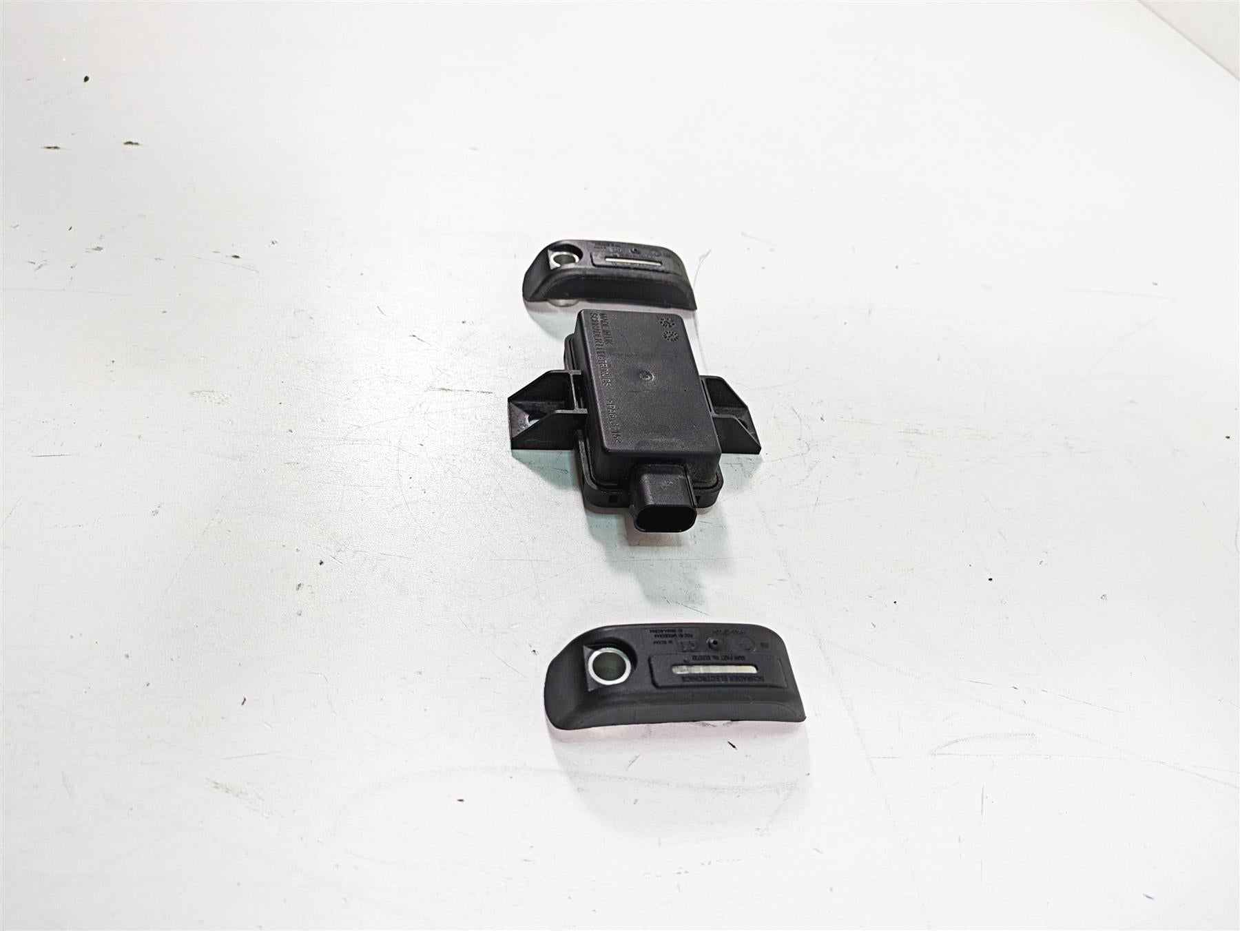 2016 BMW R1200R K53 Tire Pressure Sensors & Rdc Module 36318532732 65758546222 {{ shop.shopifyCountryName }} - Mototech271