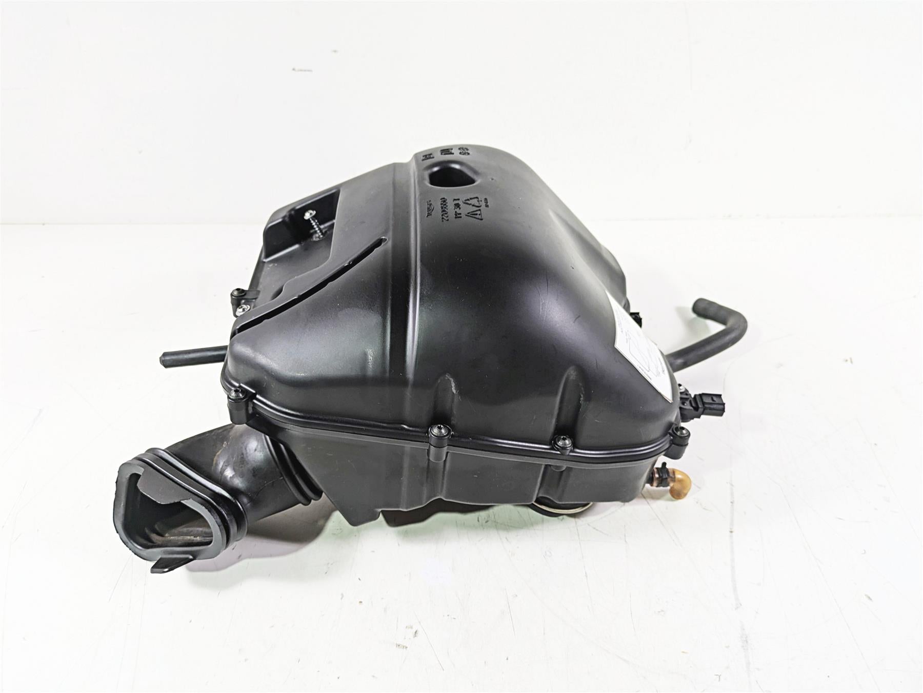 2015 Triumph Tiger Explorer XC Air Box Cleaner & Tubes Set T2209550 {{ shop.shopifyCountryName }} - Mototech271