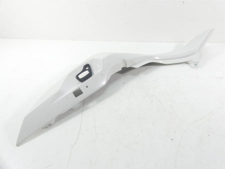 2017 BMW R1200RT K52 Left Tail Side Fairing Cover Alpinweiss 46638533567 {{ shop.shopifyCountryName }} - Mototech271