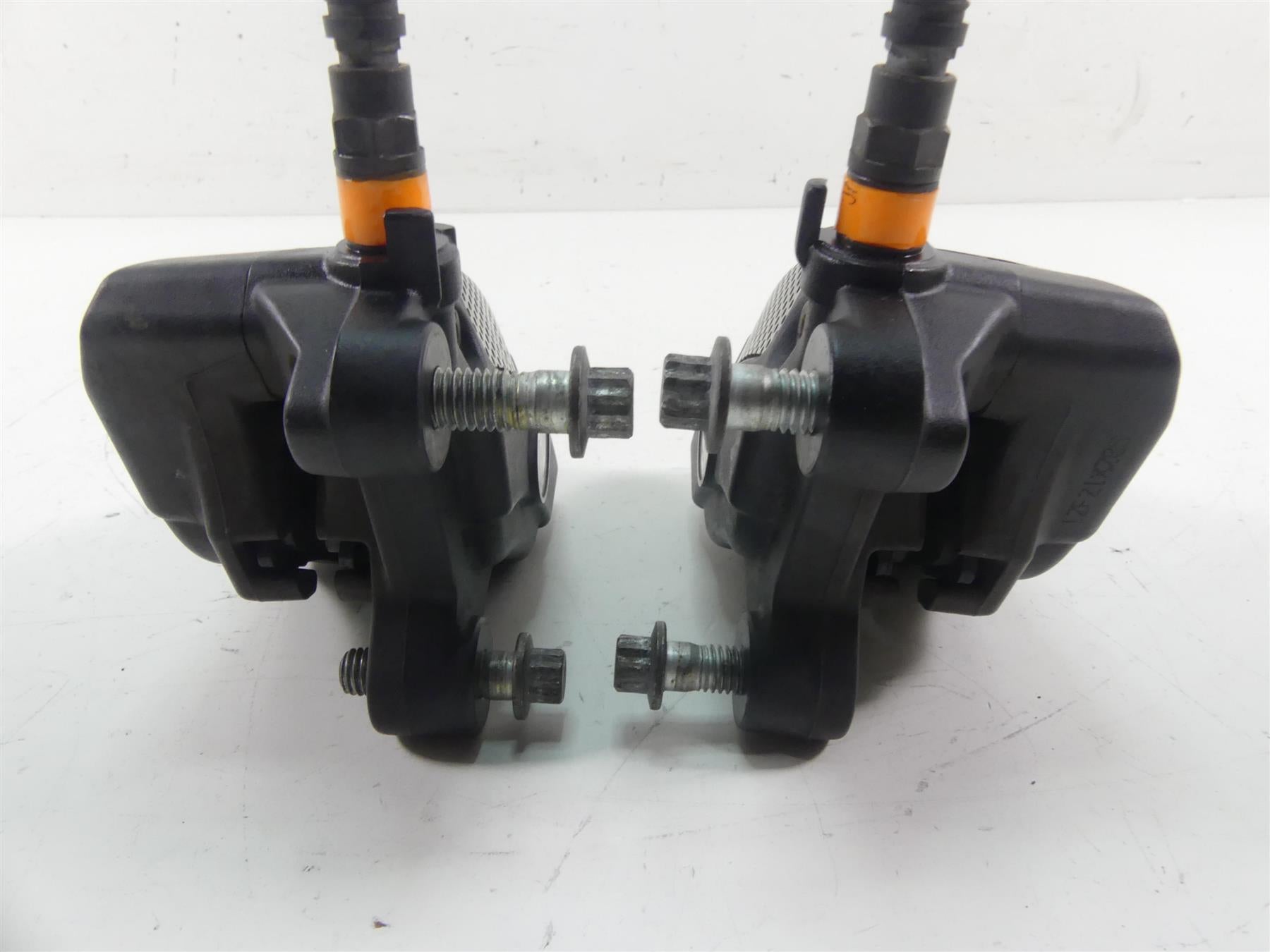 2013 Harley Touring FLHTK Electra Glide Front Brake Calipers 43027-08 44023-08 {{ shop.shopifyCountryName }} - Mototech271