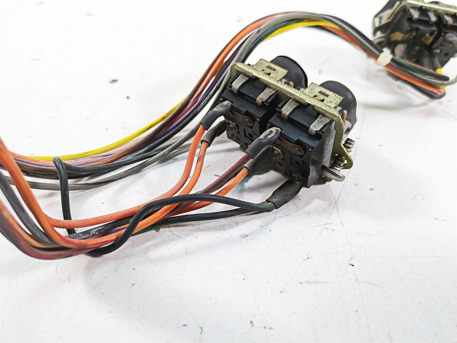 2008 Harley FLHTCU Electra Glide Auxiliary Cruise Spot Switch Set 70271-98 {{ shop.shopifyCountryName }} - Mototech271