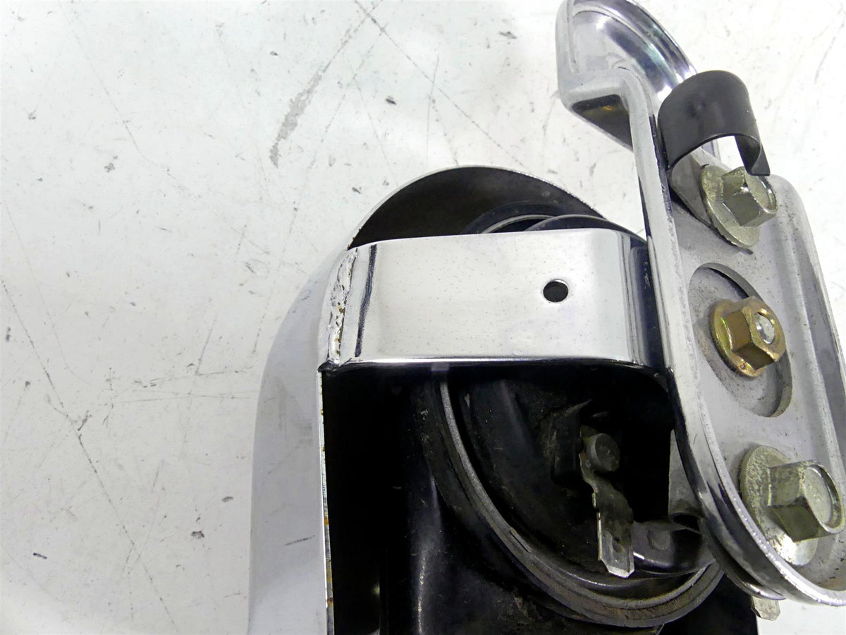 2006 Harley Softail FXSTSI Springer Horn & Chrome Cover 61300478A 69060-90H {{ shop.shopifyCountryName }} - Mototech271