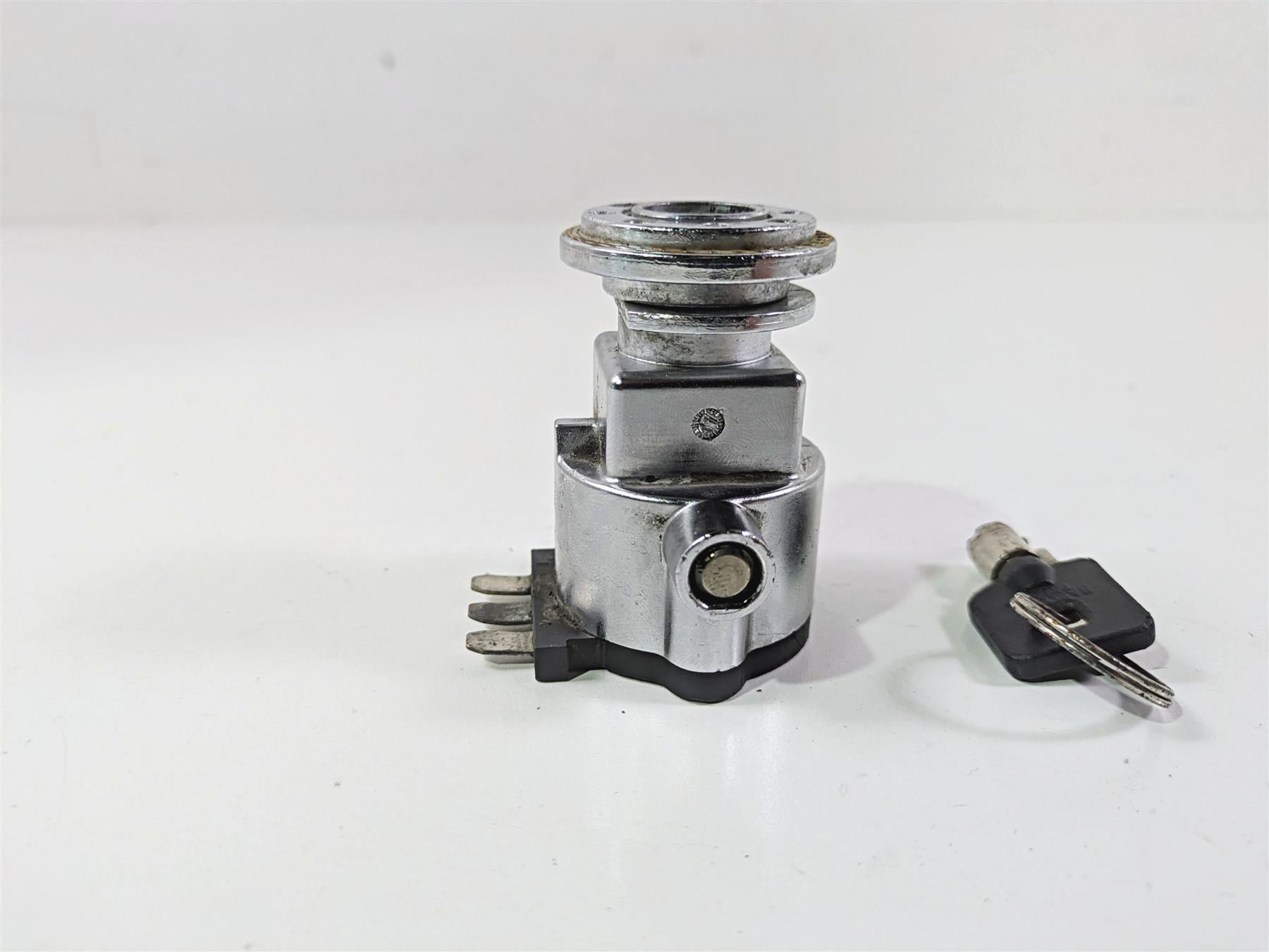 2010 Harley Dyna FXDB Street Bob Ignition Switch Fork Lock & Key