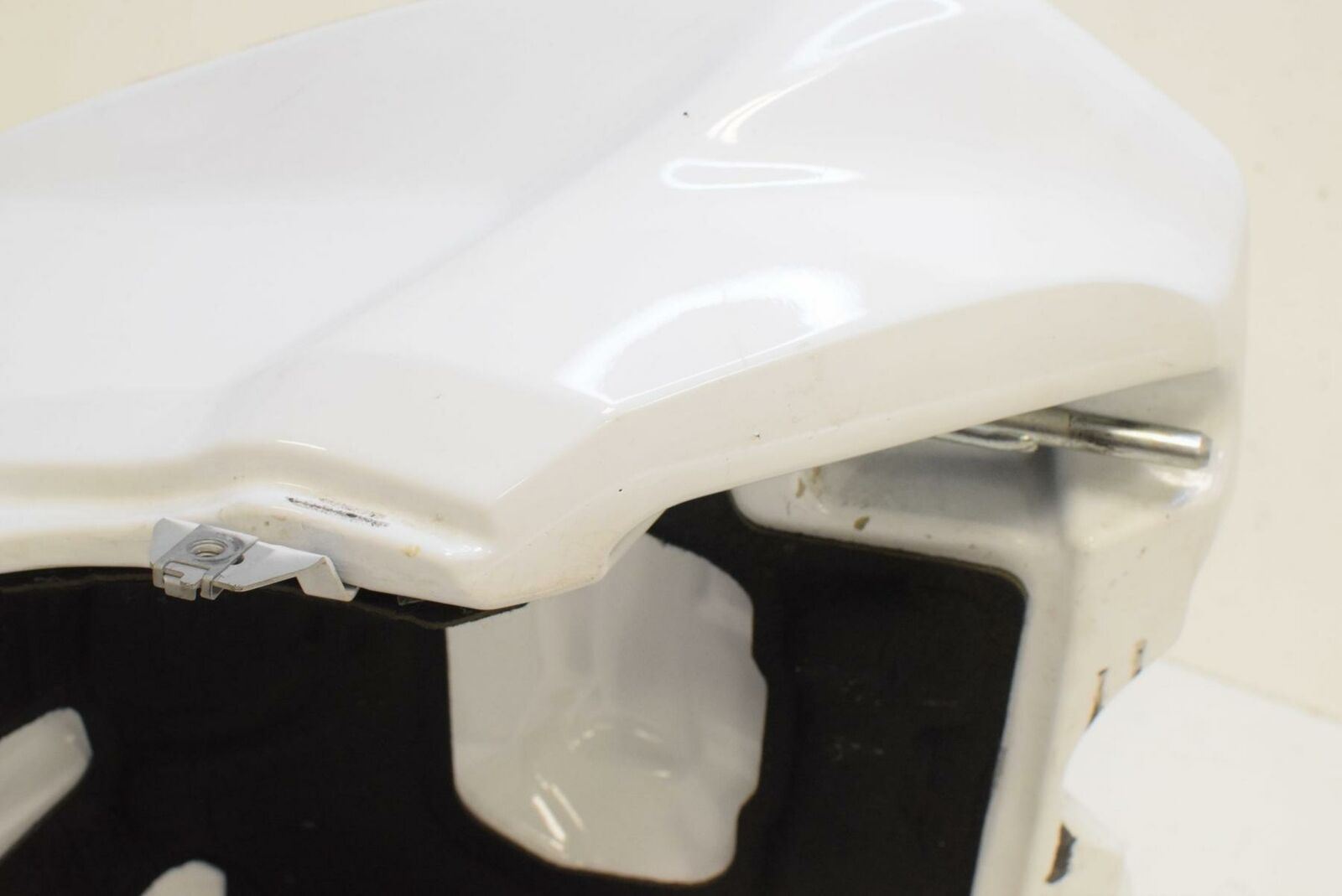 2010 Ducati 848 White Fuel Gas Petrol Tank 58611602 {{ shop.shopifyCountryName }} - Mototech271