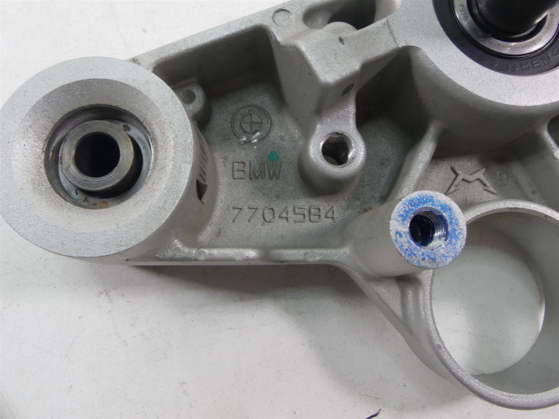 2013 BMW R1200GS K255 Adventure Upper Triple Tree Steering Clamp 31427718170 {{ shop.shopifyCountryName }} - Mototech271