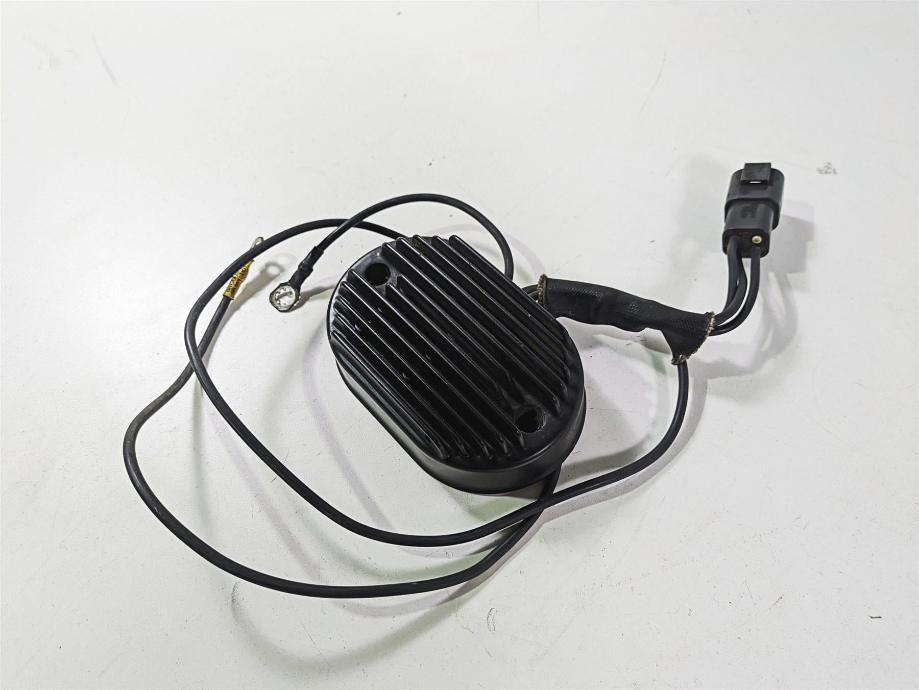 2003 Harley FLSTC Softail Heritage 100th Rectifier Voltage Regulator 74540-01 {{ shop.shopifyCountryName }} - Mototech271