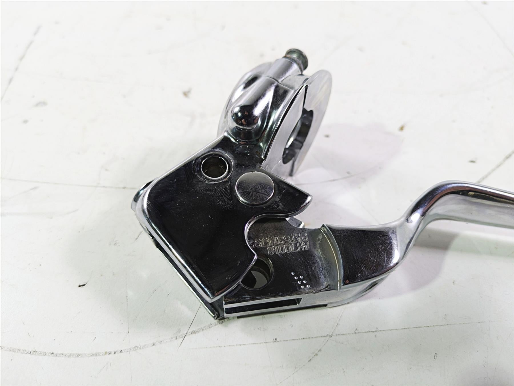 2007 Harley FXDWG Dyna Wide Glide Chrome Clutch Perch & Lever 38608-96 {{ shop.shopifyCountryName }} - Mototech271