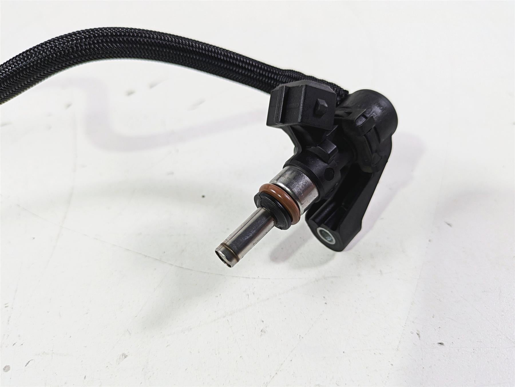 2016 BMW R1200RS K54 Fuel Injectors & Line Set 13617672335 {{ shop.shopifyCountryName }} - Mototech271