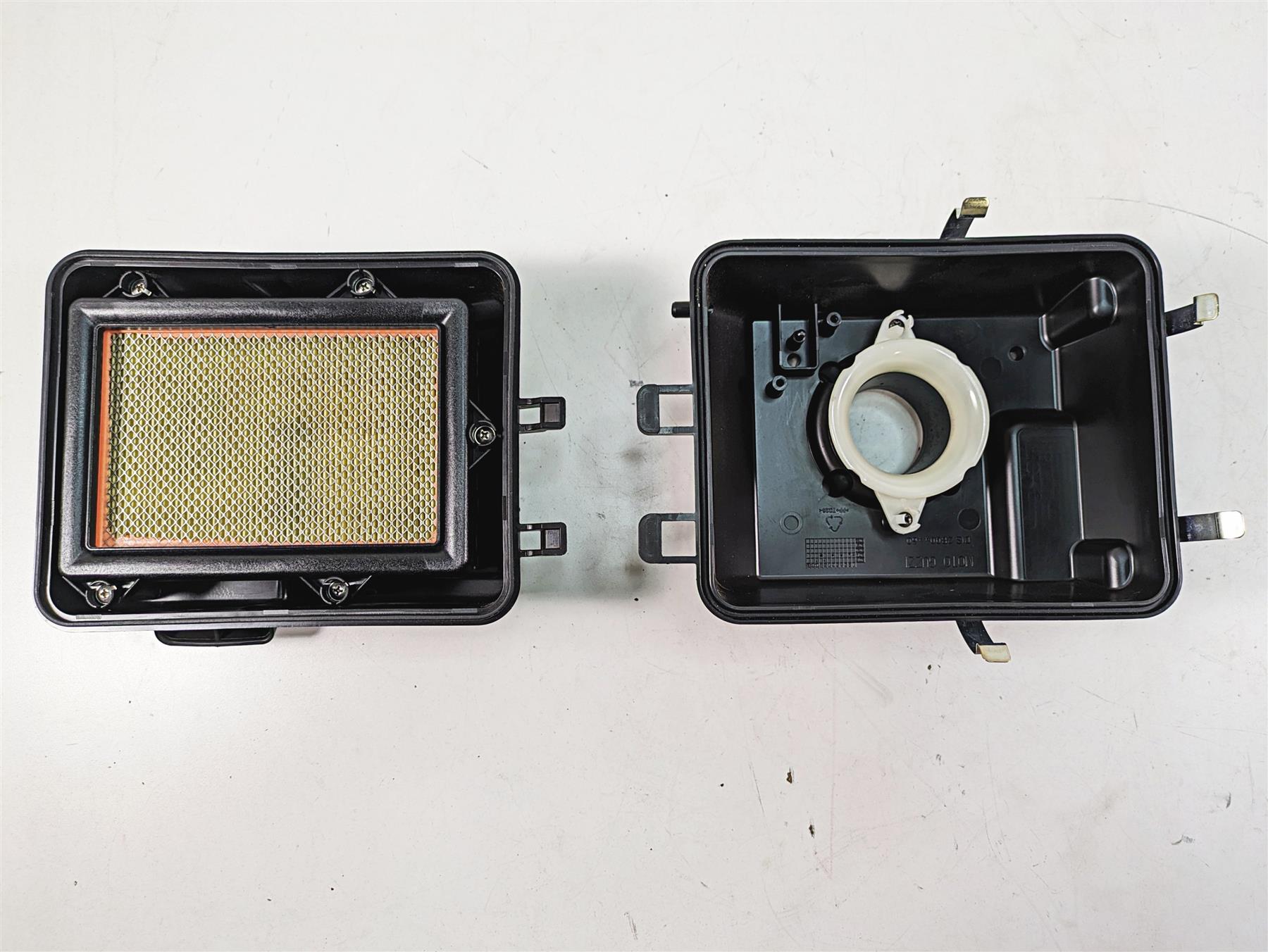 2020 Moto Guzzi V85 TT Adventure Air Box Cleaner Breather Filter 2B004460 {{ shop.shopifyCountryName }} - Mototech271