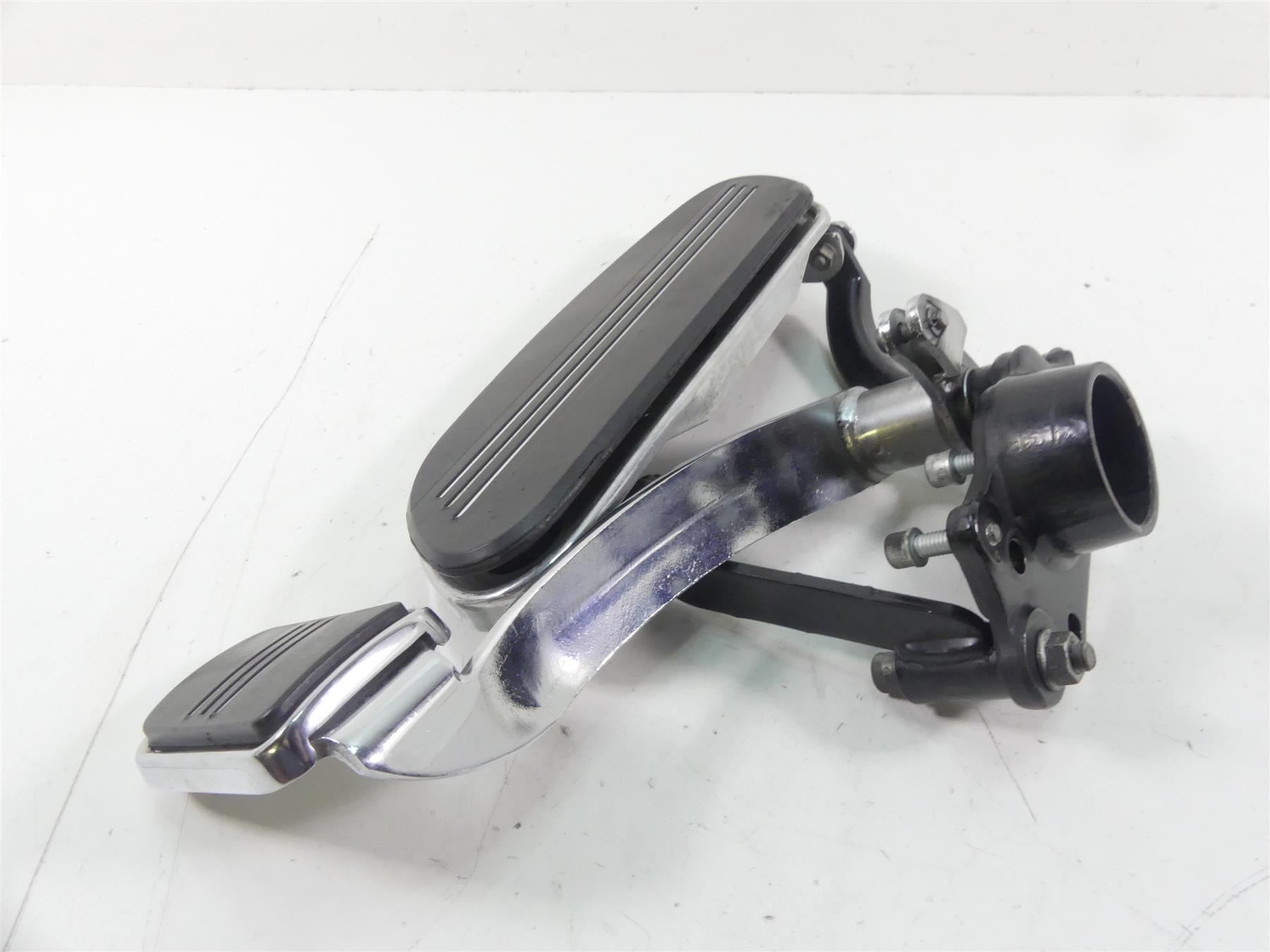 2014 Harley Touring FLHX Street Glide Right Front Floor Board & Pedal 50518-09 {{ shop.shopifyCountryName }} - Mototech271