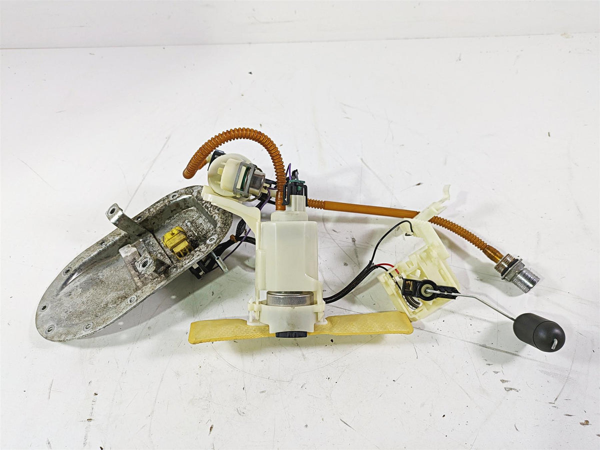 2012 Harley FLD Dyna Switchback Fuel Gas Petrol Pump - READ 75218-04D {{ shop.shopifyCountryName }} - Mototech271