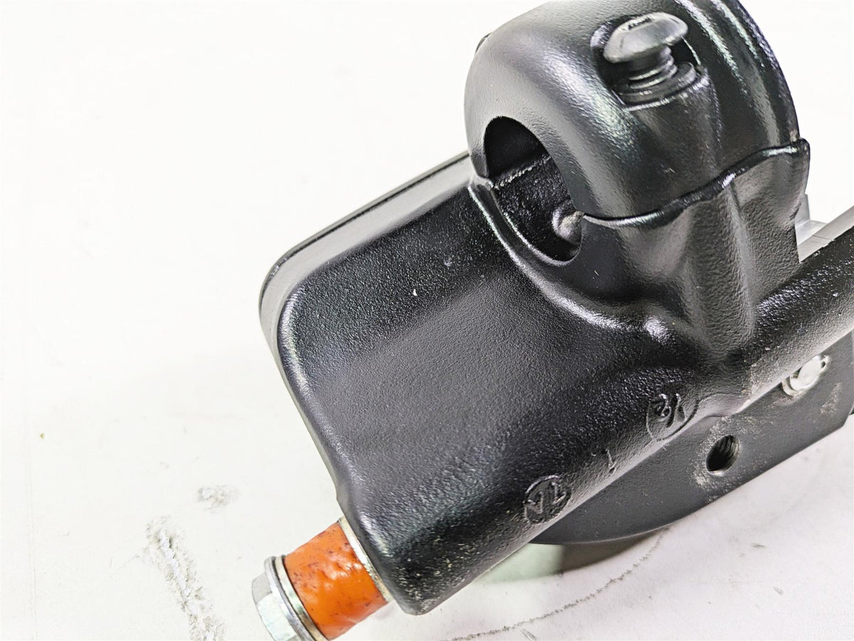 2017 Harley FLS Softail Slim Front Brake Master Cylinder 1/2" 41700233 {{ shop.shopifyCountryName }} - Mototech271