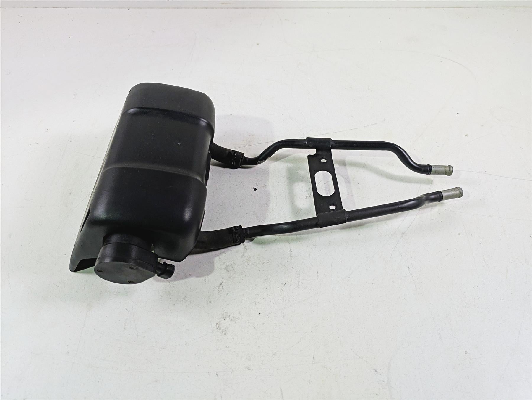 2015 Harley Touring FLHTKL Electra Glide Water Pump + Mount & Cover 26800107 {{ shop.shopifyCountryName }} - Mototech271