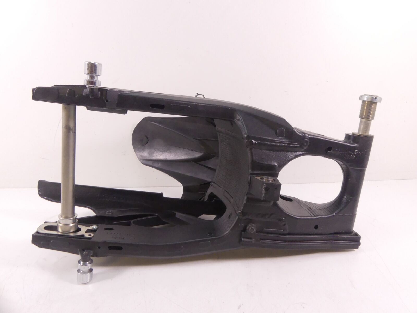 2018 Suzuki GSXR750 Rear Swingarm Swing Arm Suspension +25mm Axle 61000-14J00-YA {{ shop.shopifyCountryName }} - Mototech271